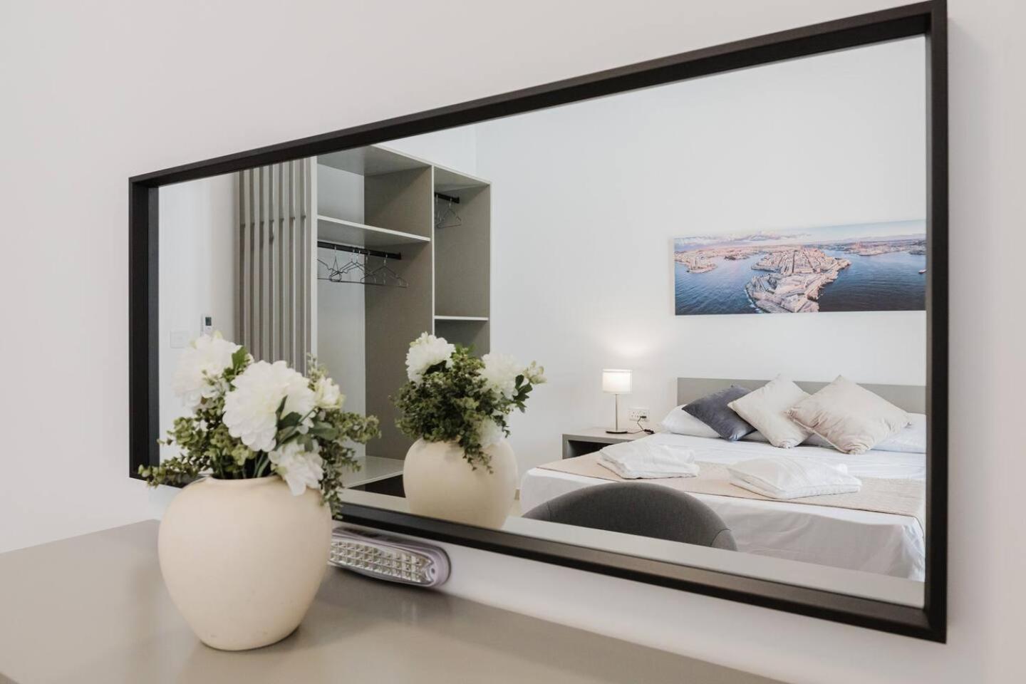 Flat 2 MLH 3BED next to city by Homely!