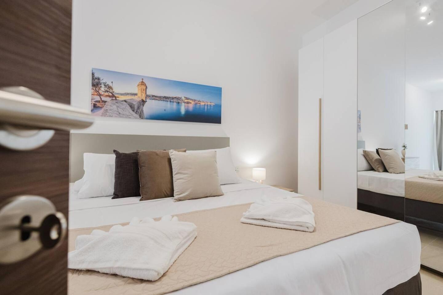 Flat 2 MLH 3BED next to city by Homely!