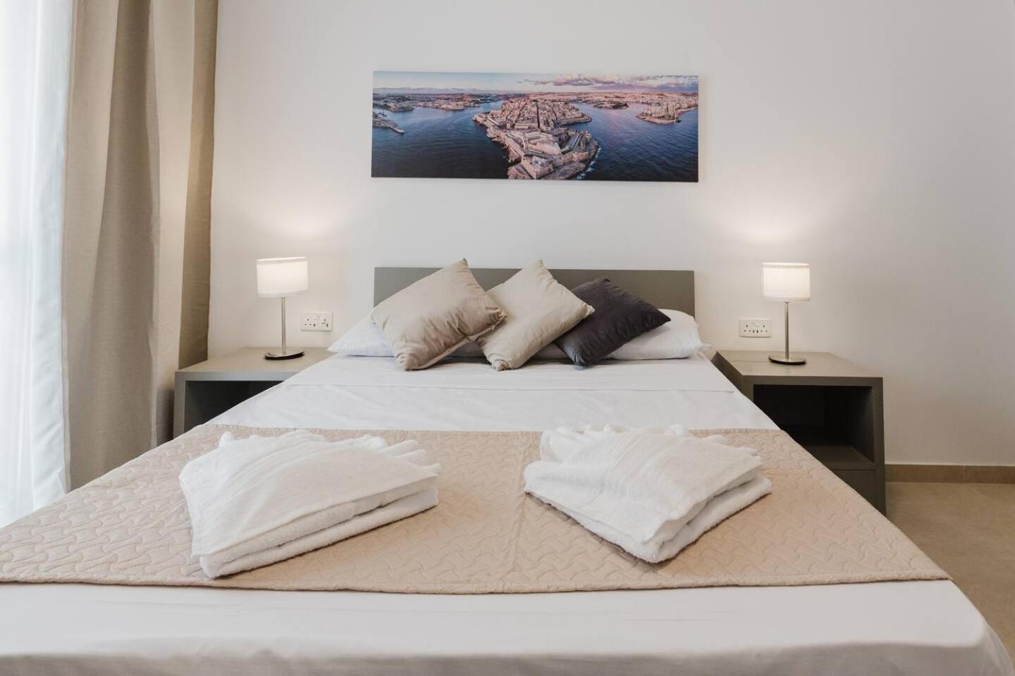 Flat 2 MLH 3BED next to city by Homely!