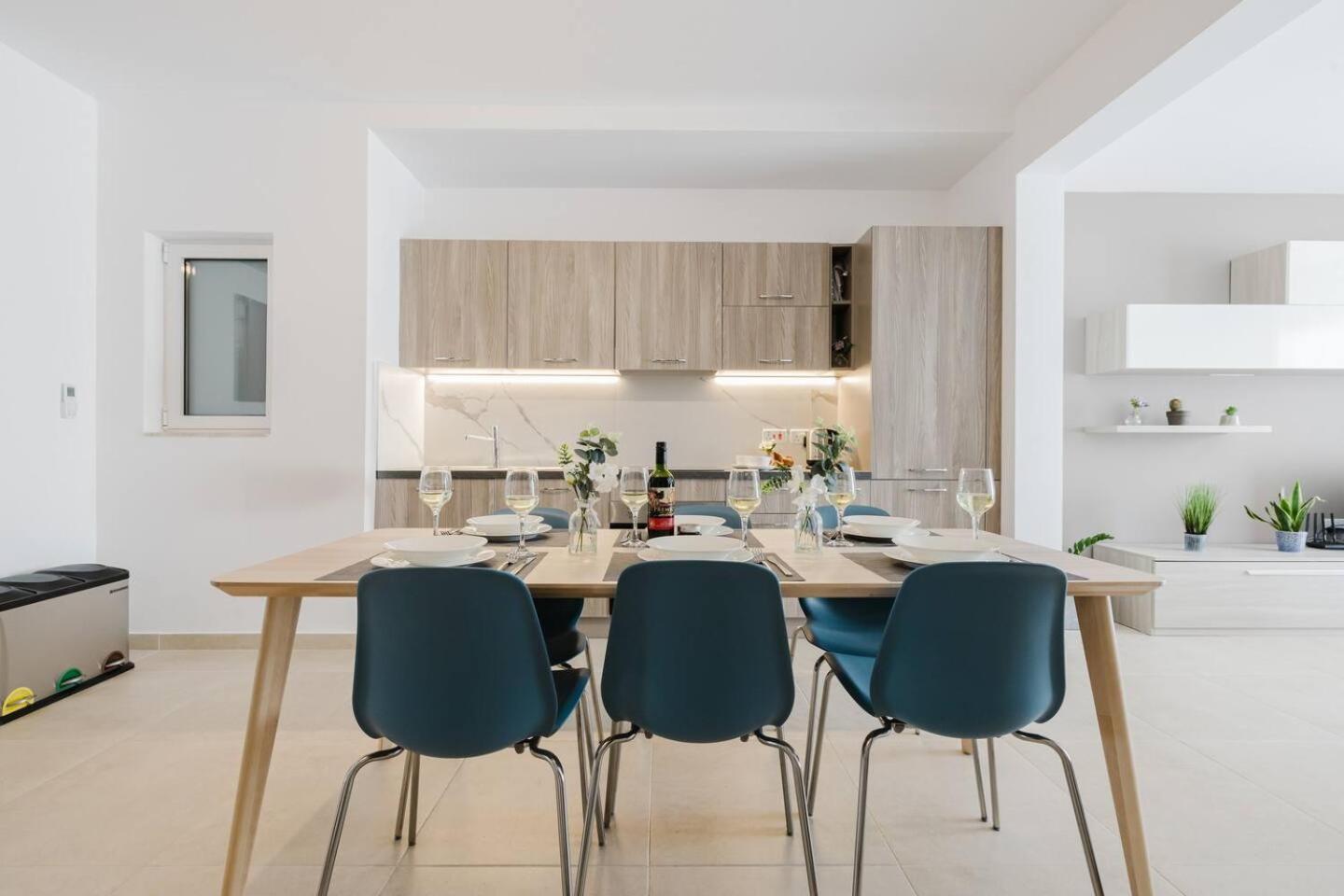 Flat 2 MLH 3BED next to city by Homely!