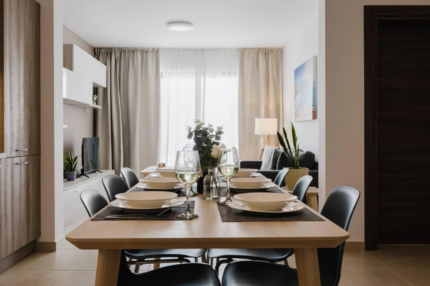 Flat 2 MLH 3BED next to city by Homely!