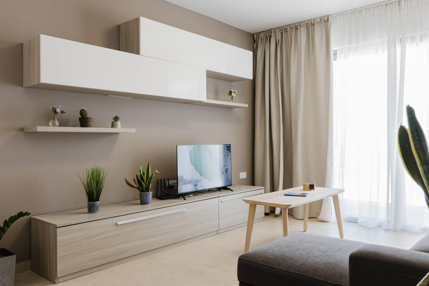 Flat 2 MLH 3BED next to city by Homely!