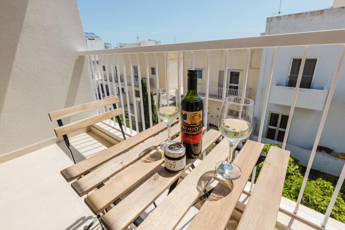 Flat 2 MLH 3BED next to city by Homely!