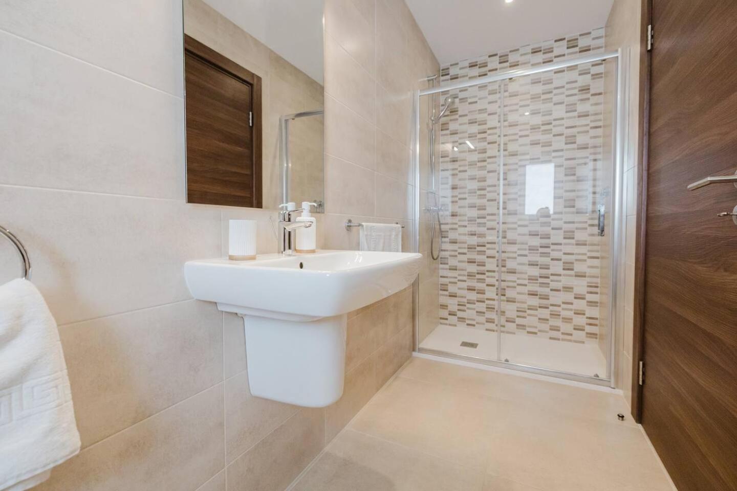 Flat 3 MLH 3BED next to city by Homely!