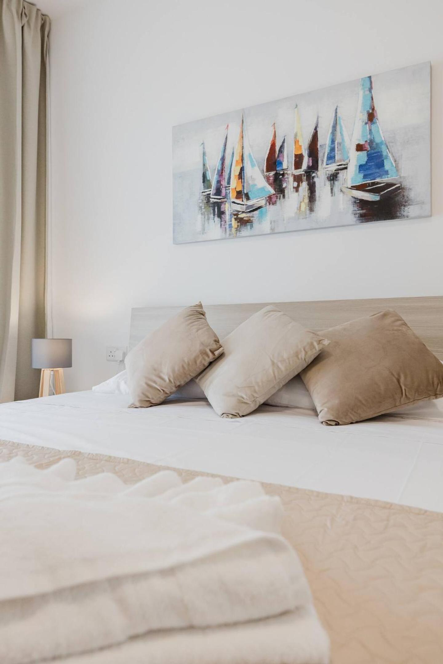 Flat 3 MLH 3BED next to city by Homely!