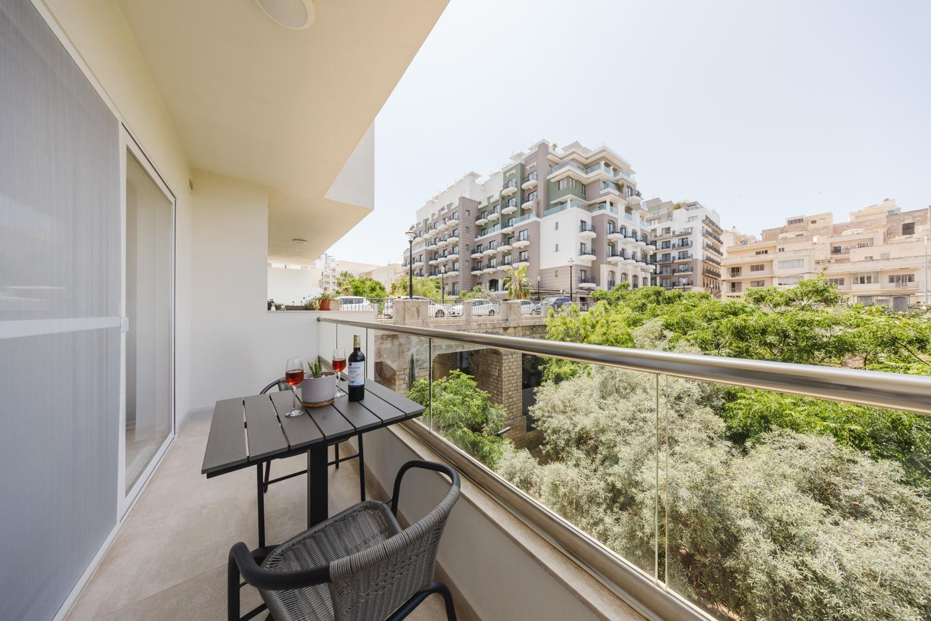 MLH village 3BED with views by Homely!