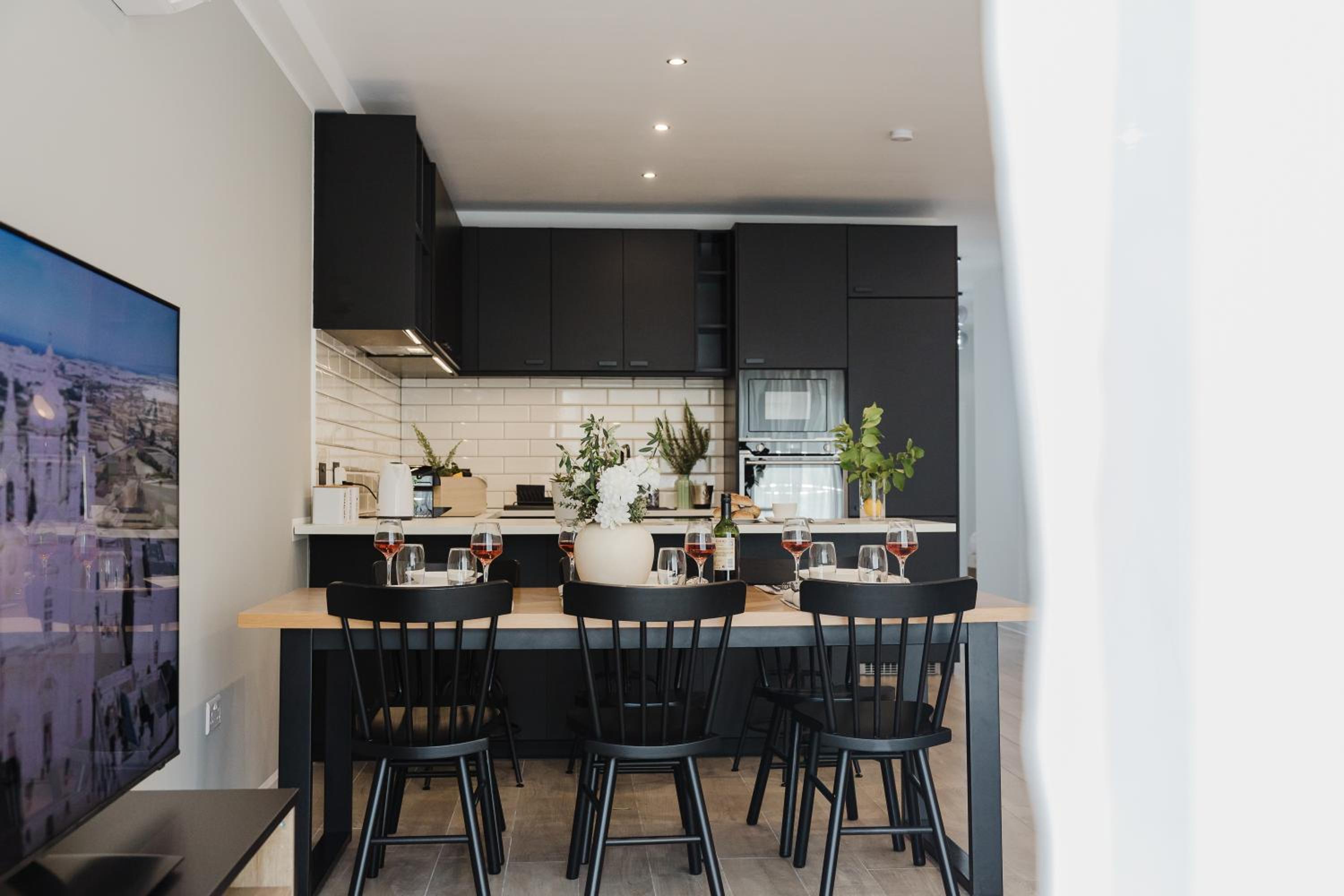 MLH village 3BED with views by Homely!