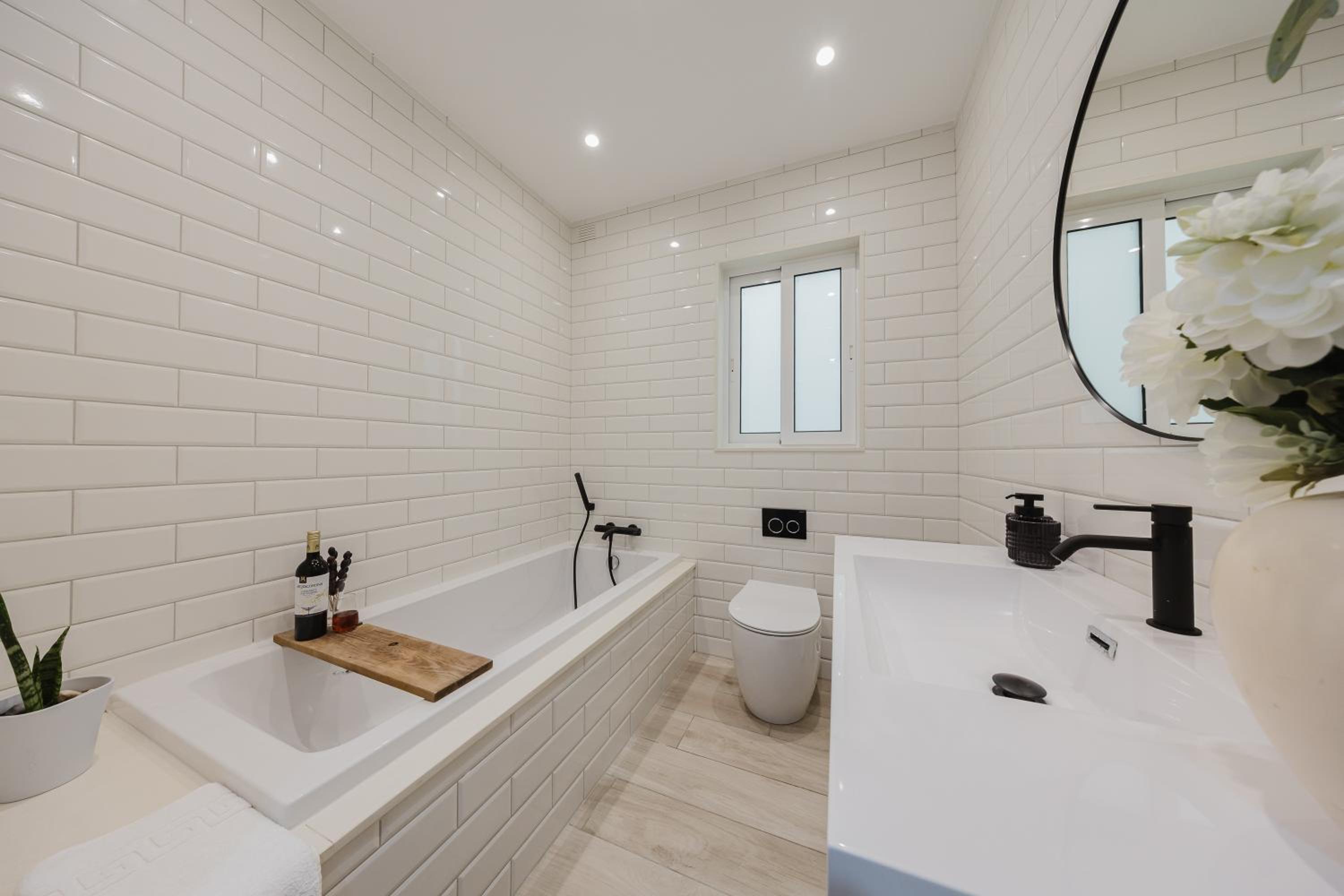 MLH village 3BED with views by Homely!