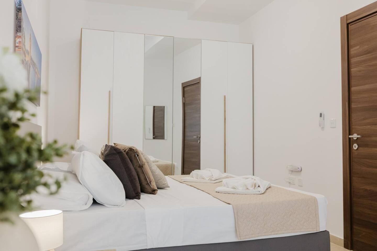 Fl 4 Mellieha 3BED with views! by Homely