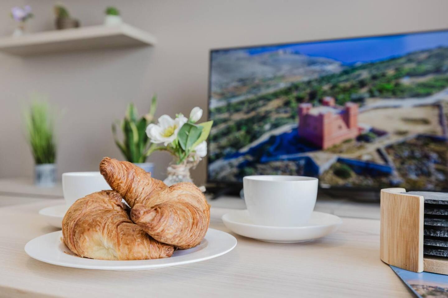 Fl 4 Mellieha 3BED with views! by Homely