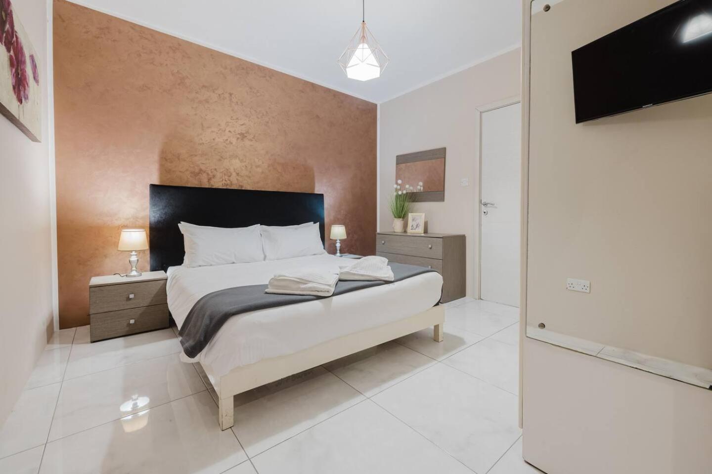 St Julians centre 3BED with views! by Homely photo 4