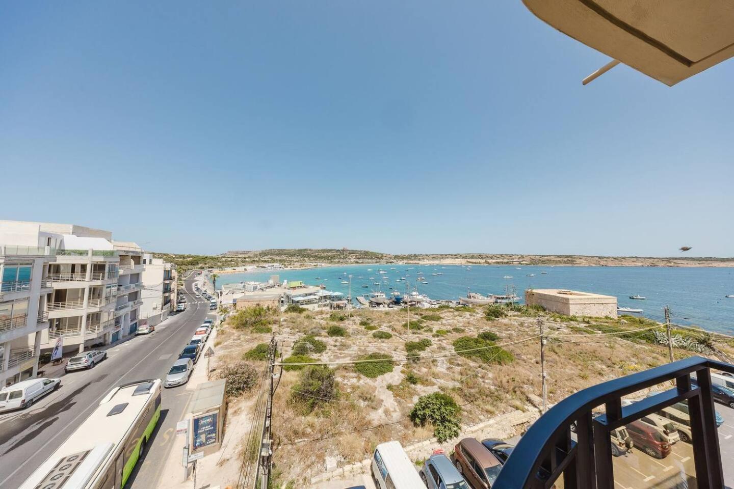 Seafront Apartment with Panoramic Views 3 Bed