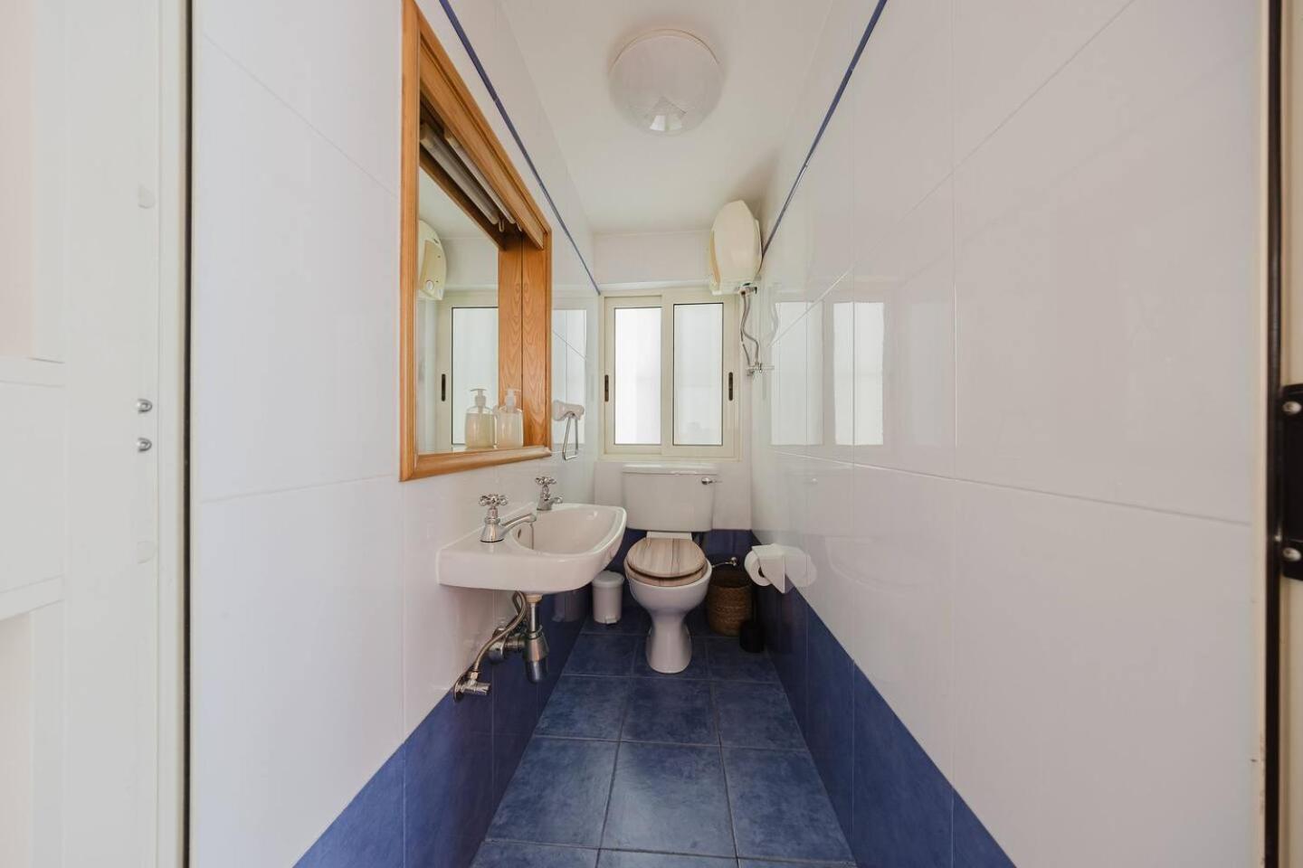 Seafront Apartment with Panoramic Views 3 Bed