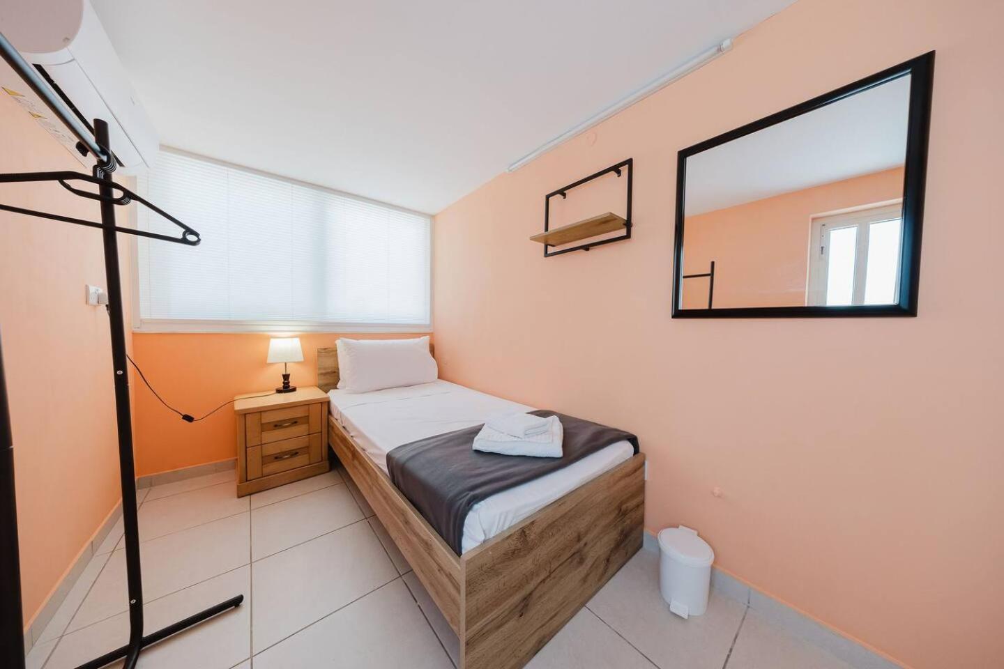 Seafront Apartment with Panoramic Views 3 Bed