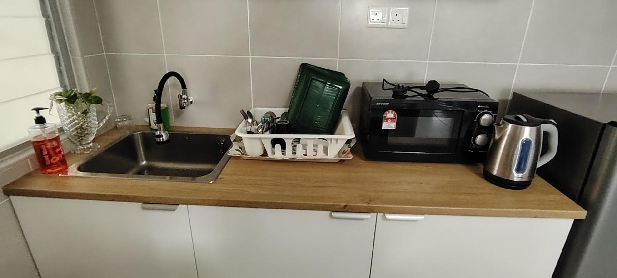 J&K Guesthouse at Harmoni Apartment, Eco Majestic