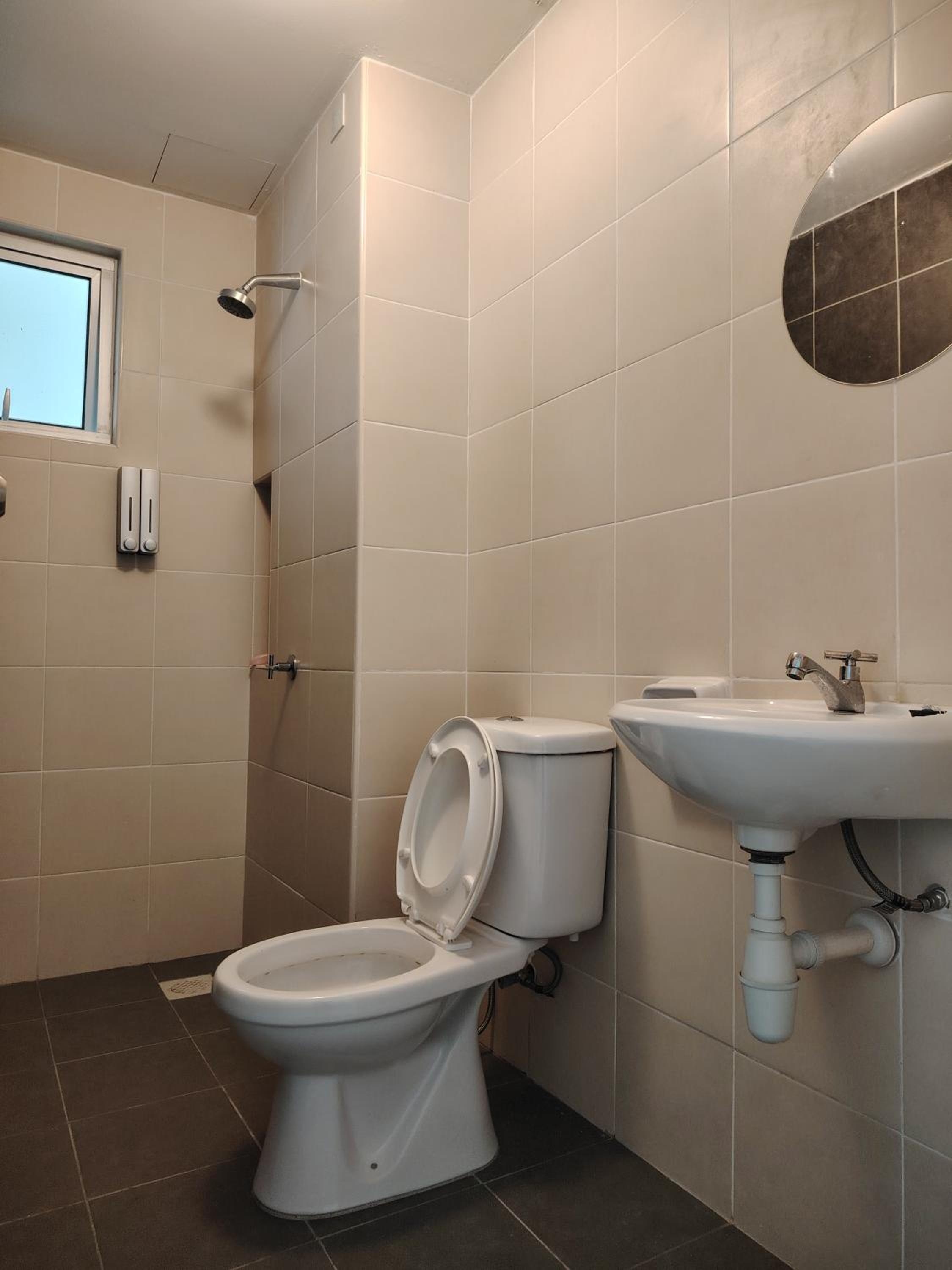 J&K Guesthouse at Harmoni Apartment, Eco Majestic
