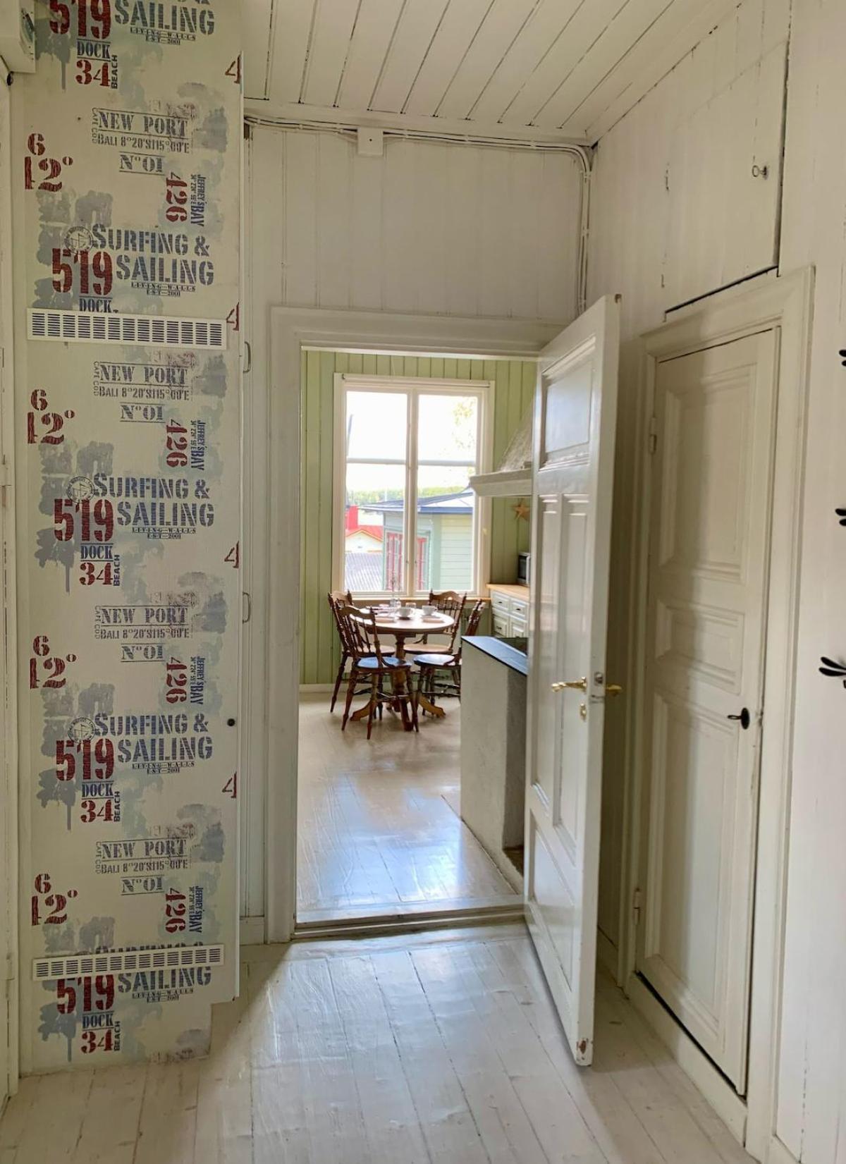 Central penthouse rooms near ferry, bus, nature