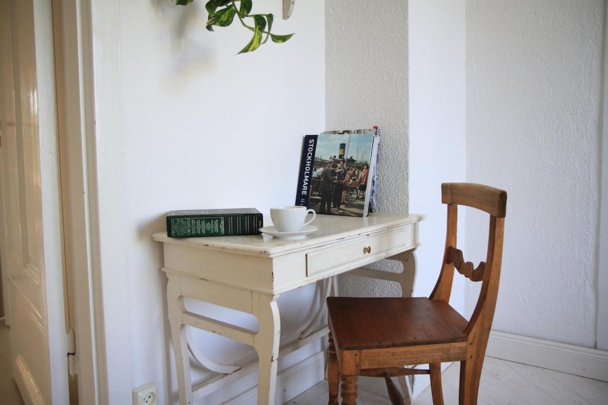 Central penthouse rooms near ferry, bus, nature