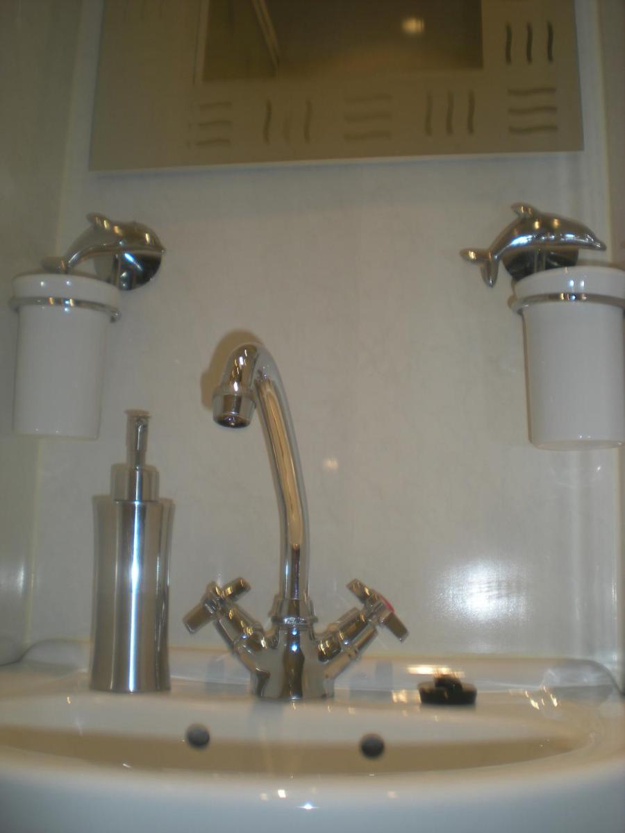 South Shields Vacations - Elmswood Guest House - Property Image 11