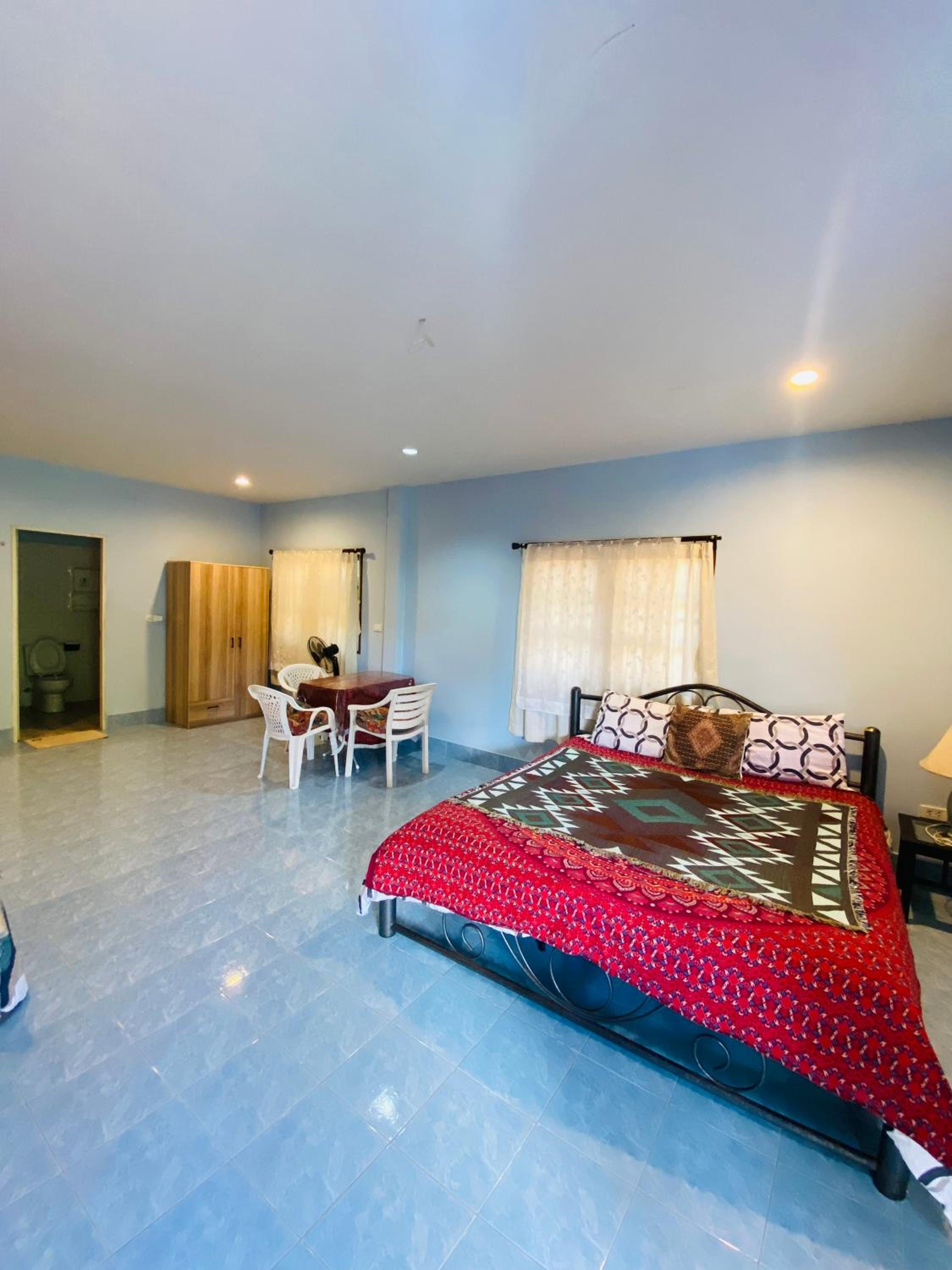Bohemian apartment at Ya Nui beach