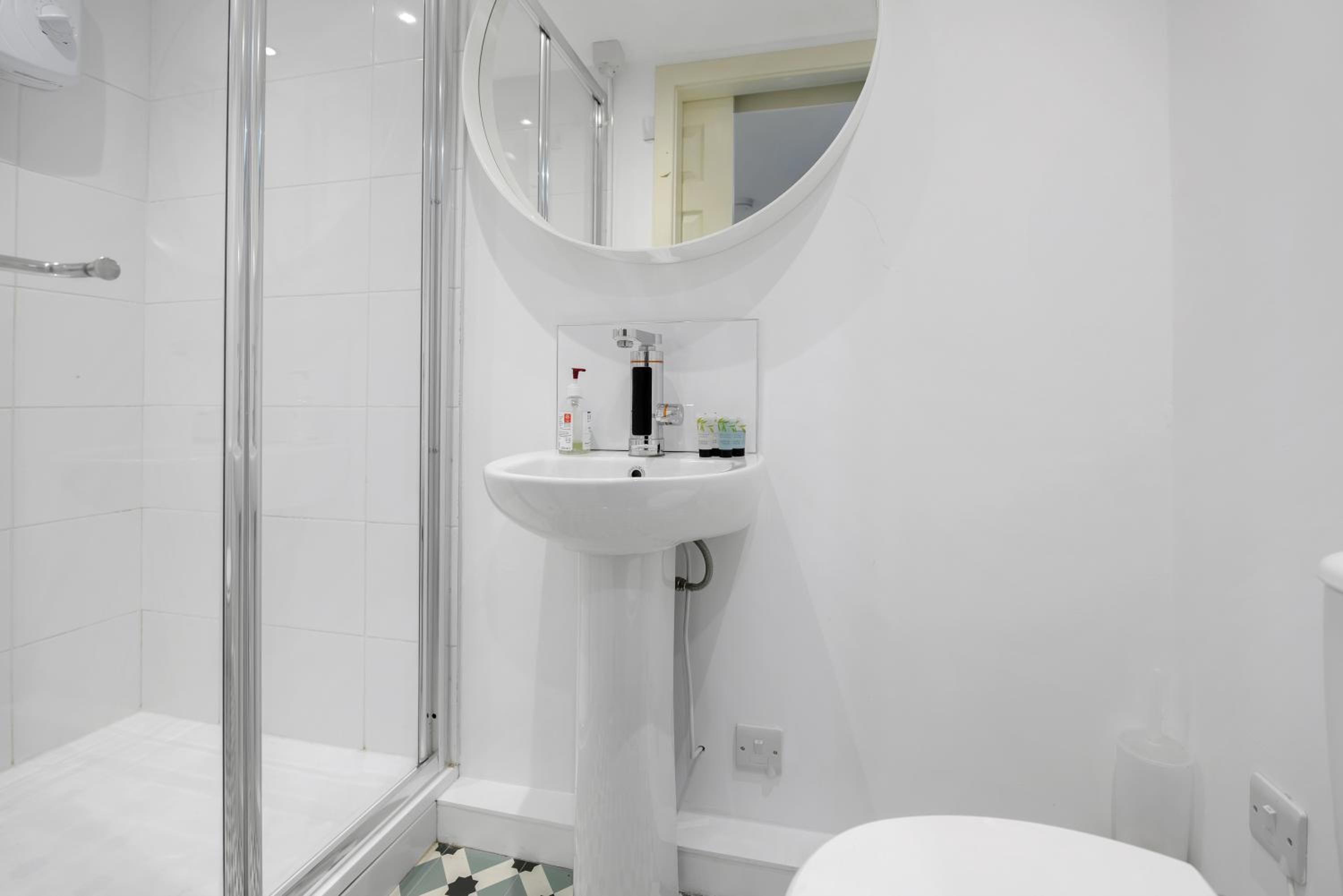 Sheffield 1-Bed Flat by Parks, Trails & Woodland