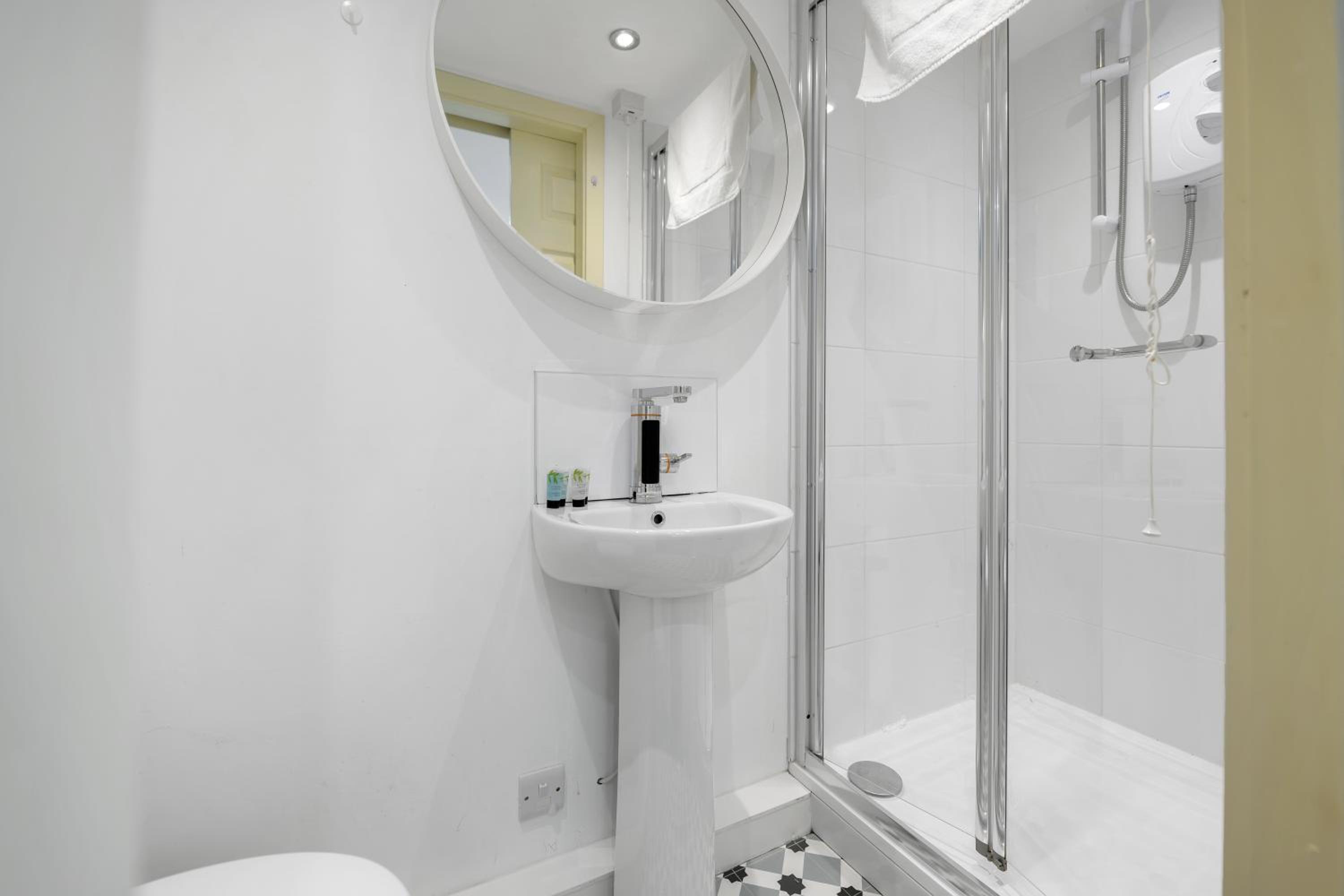 Sheffield 1-Bed Flat by Parks, Trails & Woodland
