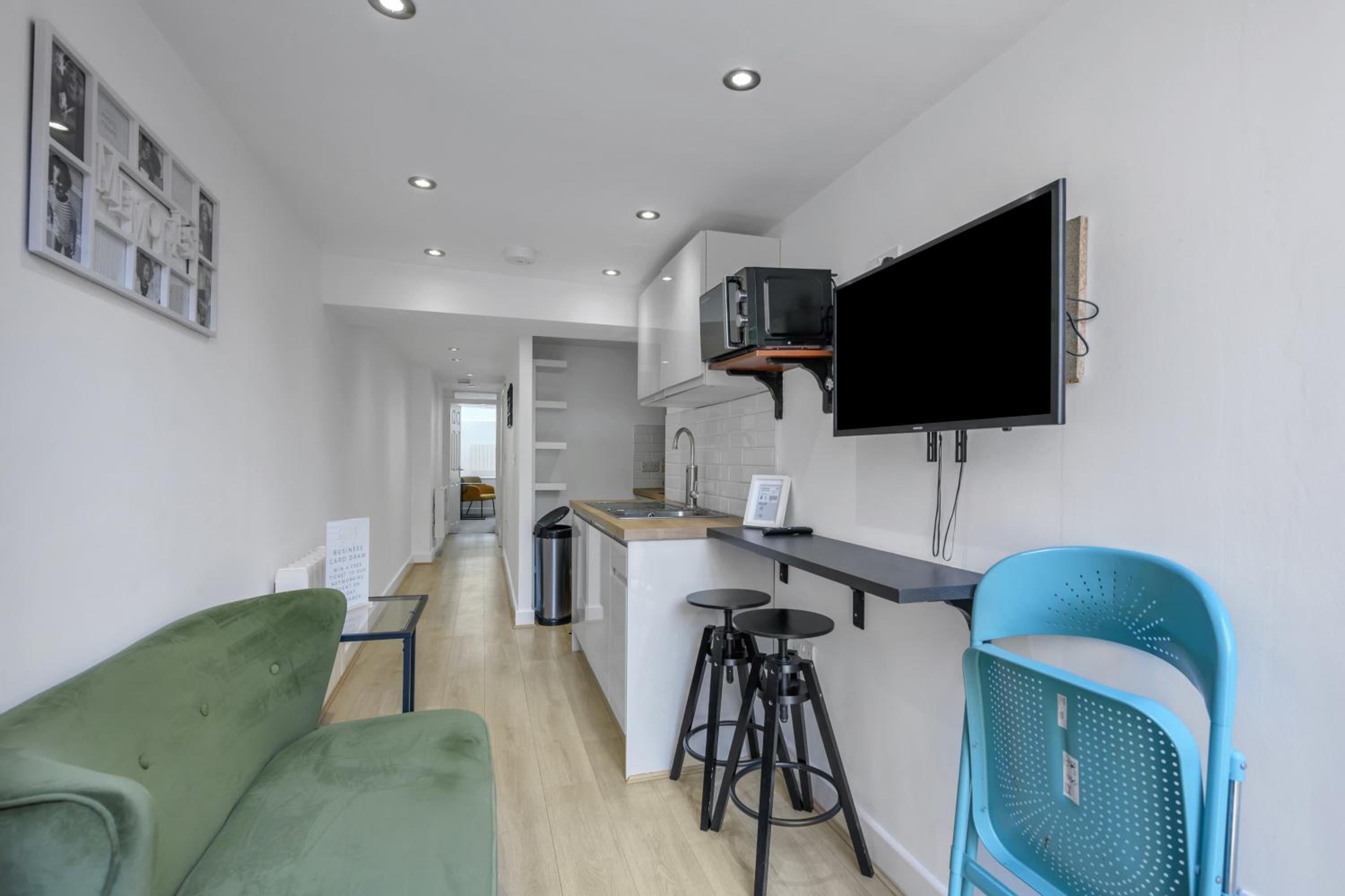Sheffield 1-Bed Flat by Parks, Trails & Woodland