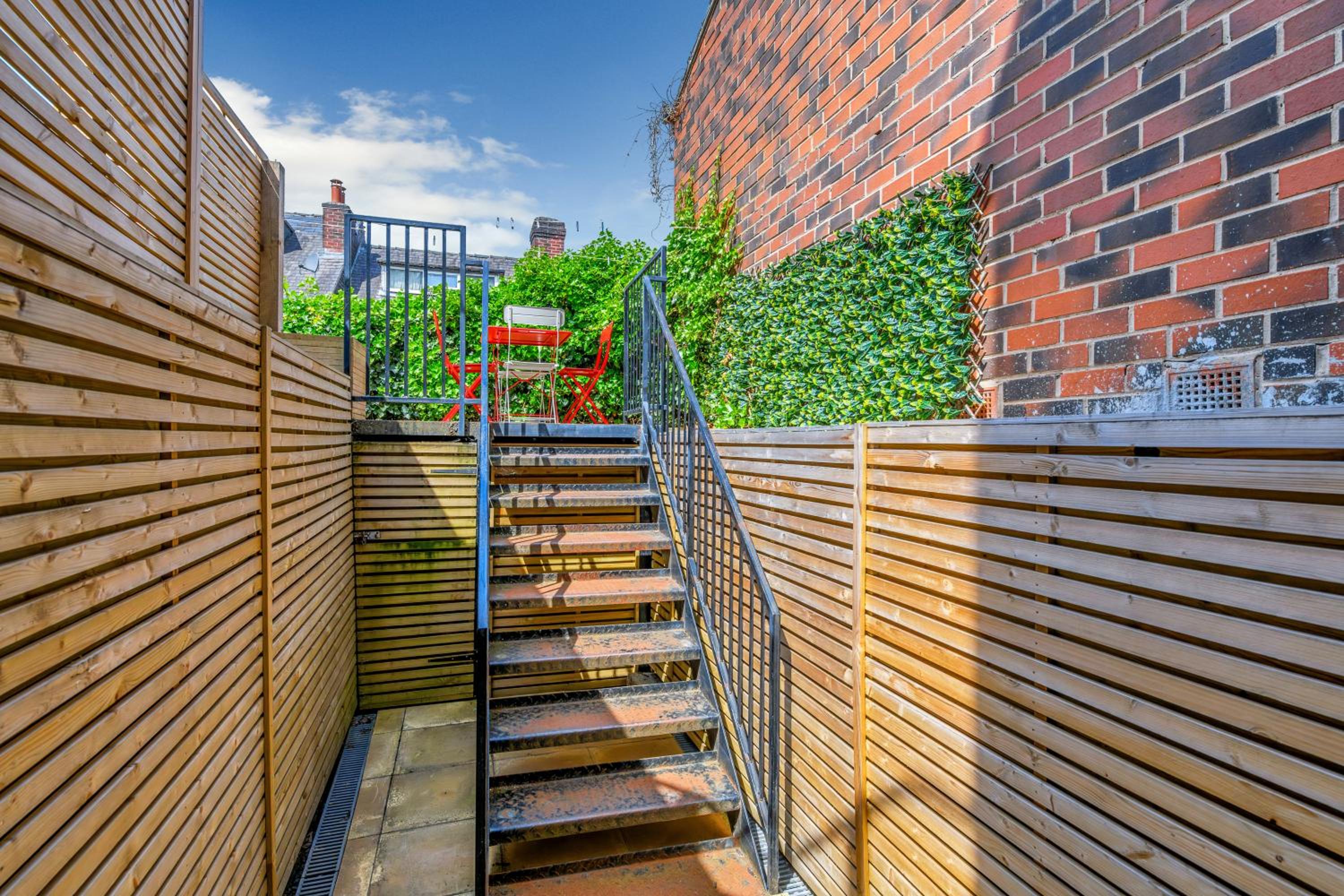 Sheffield 1-Bed Flat by Parks, Trails & Woodland