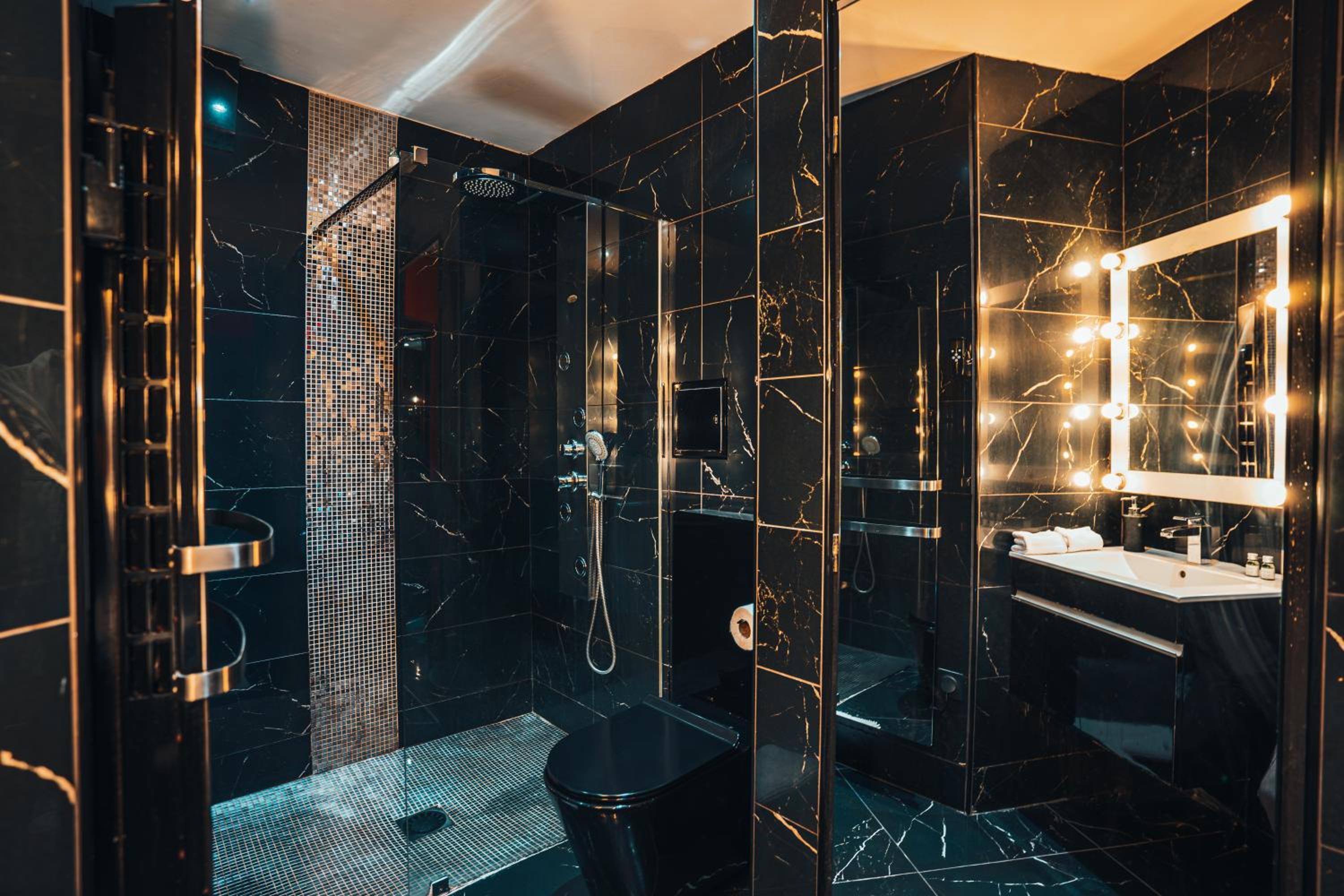 Le Cabaret Vip SPA 4