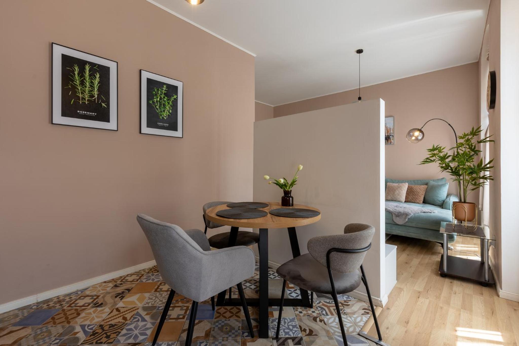 Apartment Near Colonnade