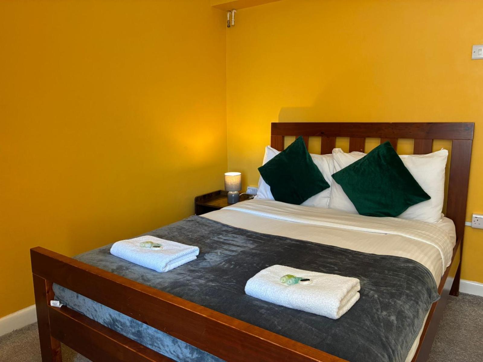 OceanNest-3 Bedroom Apartment free parking, EV 22kW