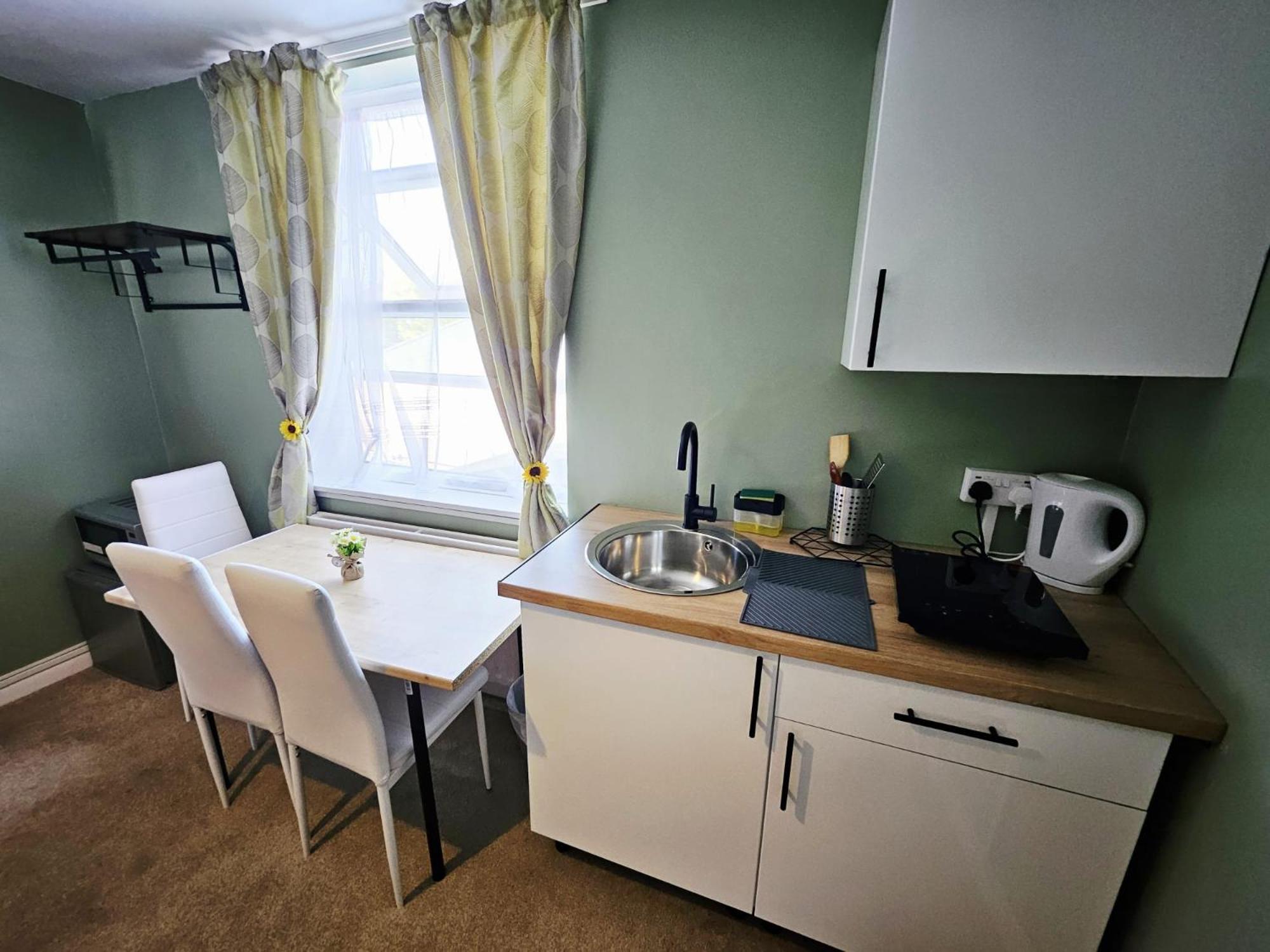 OceanNest-3 Bedroom Apartment free parking, EV 22kW