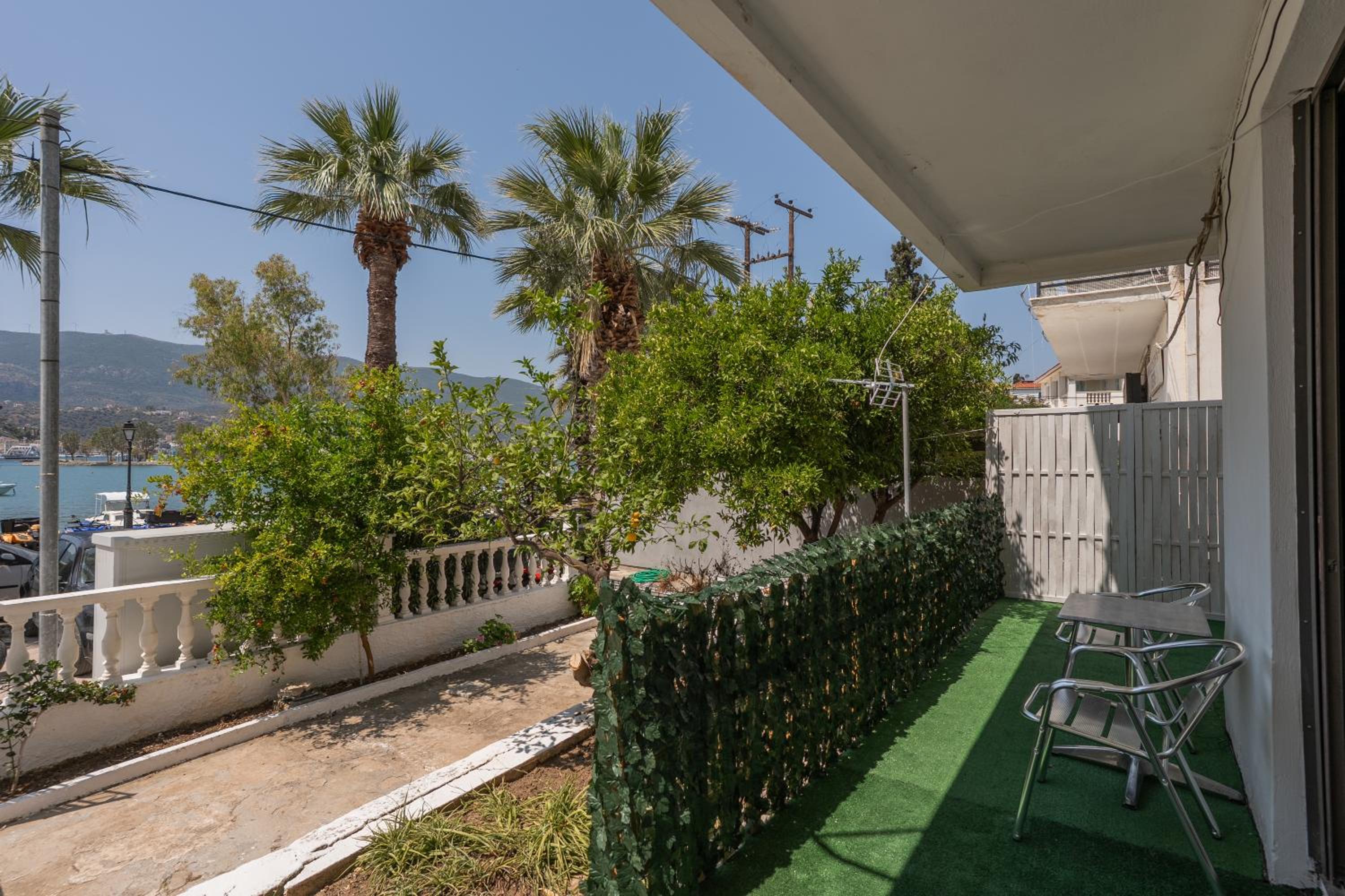 Blue Lemon Hideaway photo 3