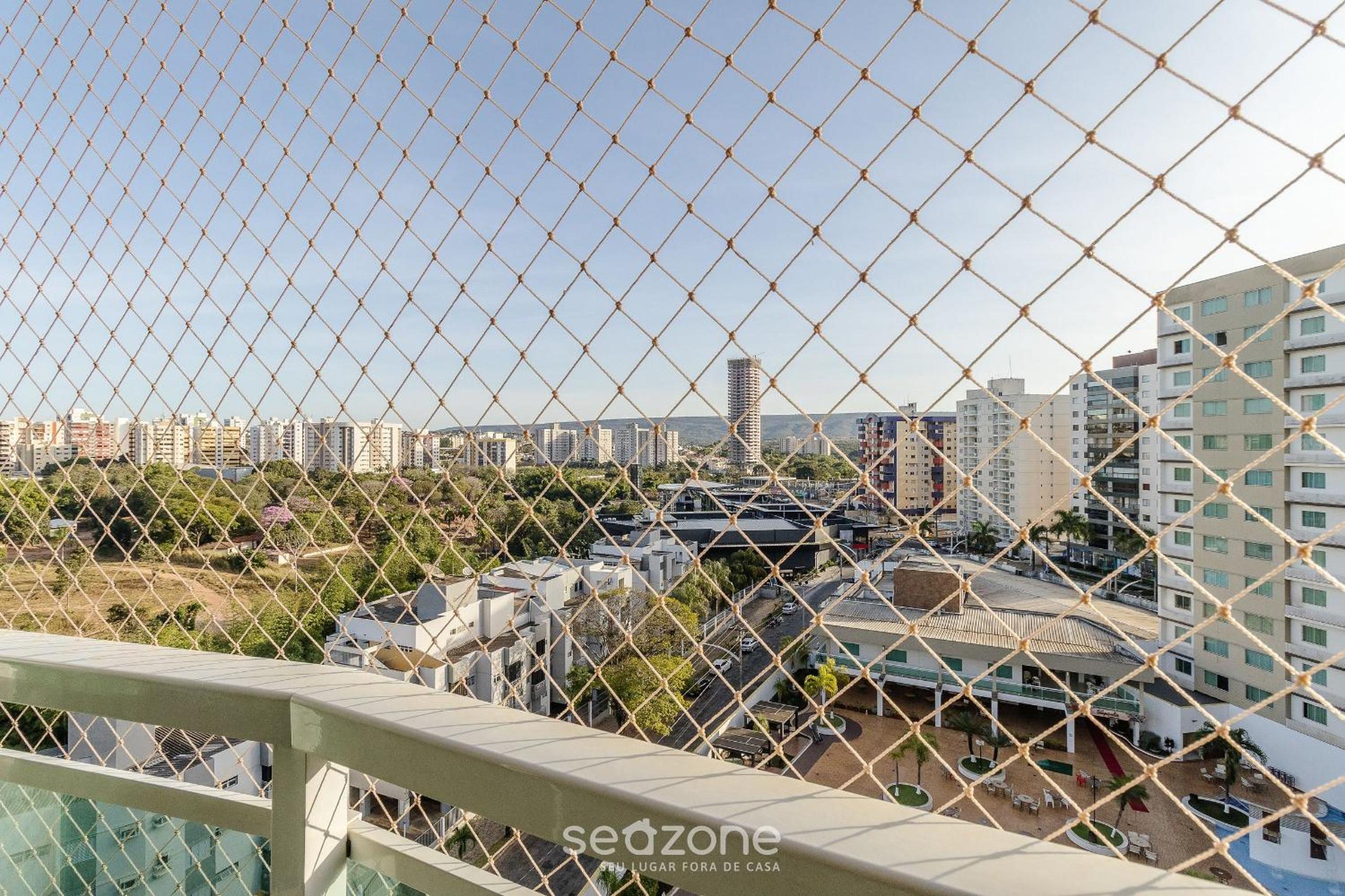 2 B Apt in Building w/Pool near Downtown | ACM0865