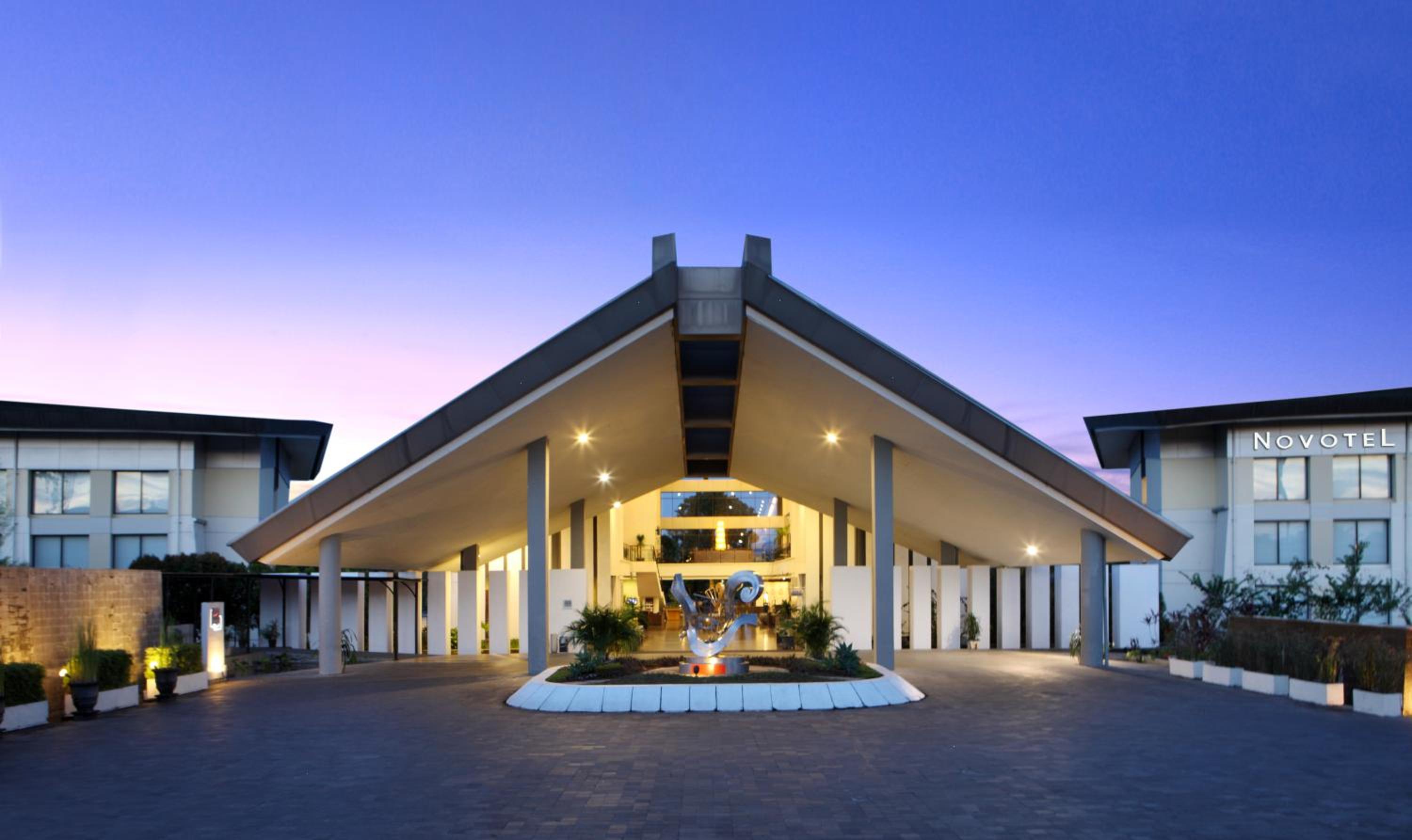 Hotel Novotel Manado Golf Resort & Convention Center - Image 1