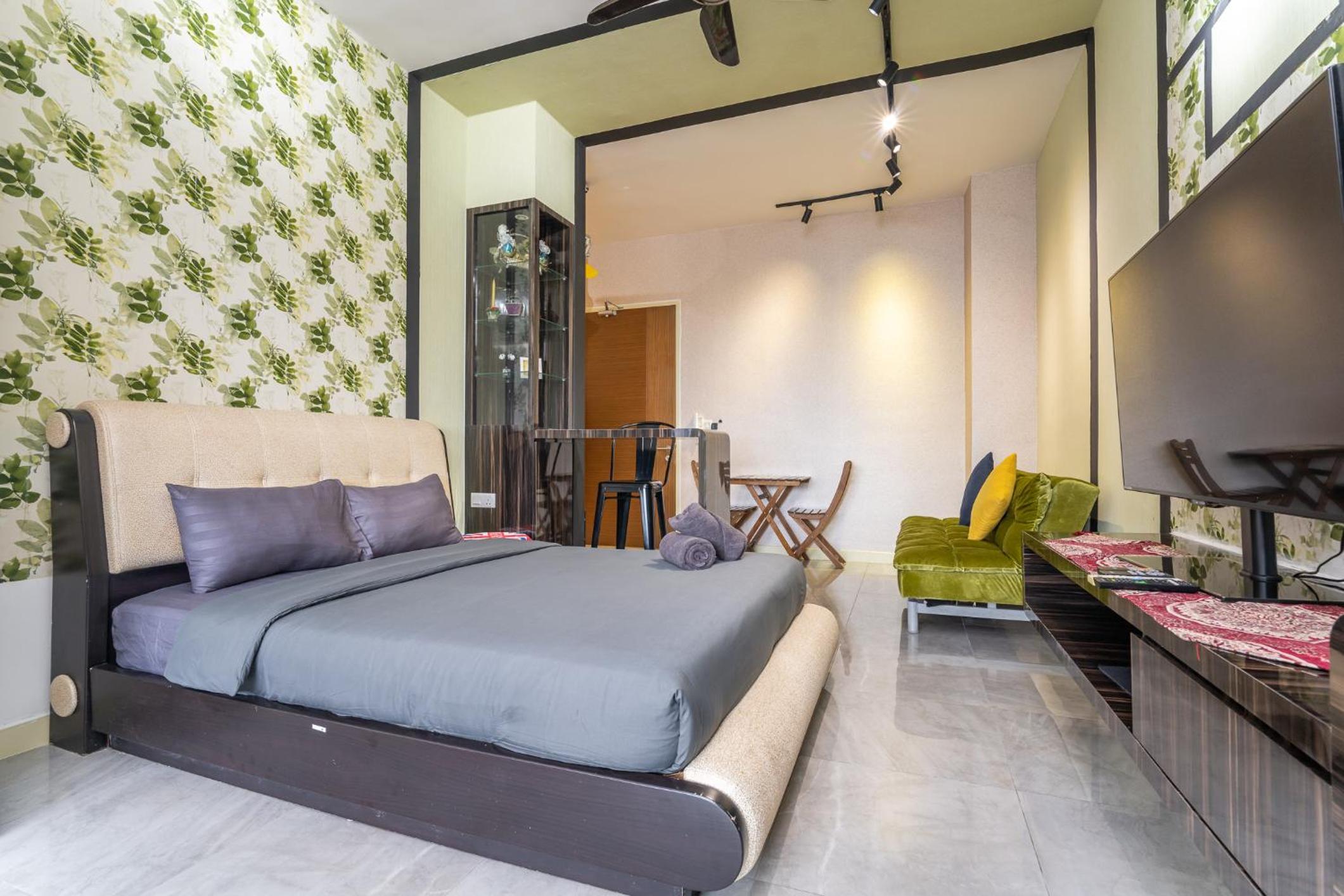 Imperio A2213 with Bathtub 3pax free Wifi Parking