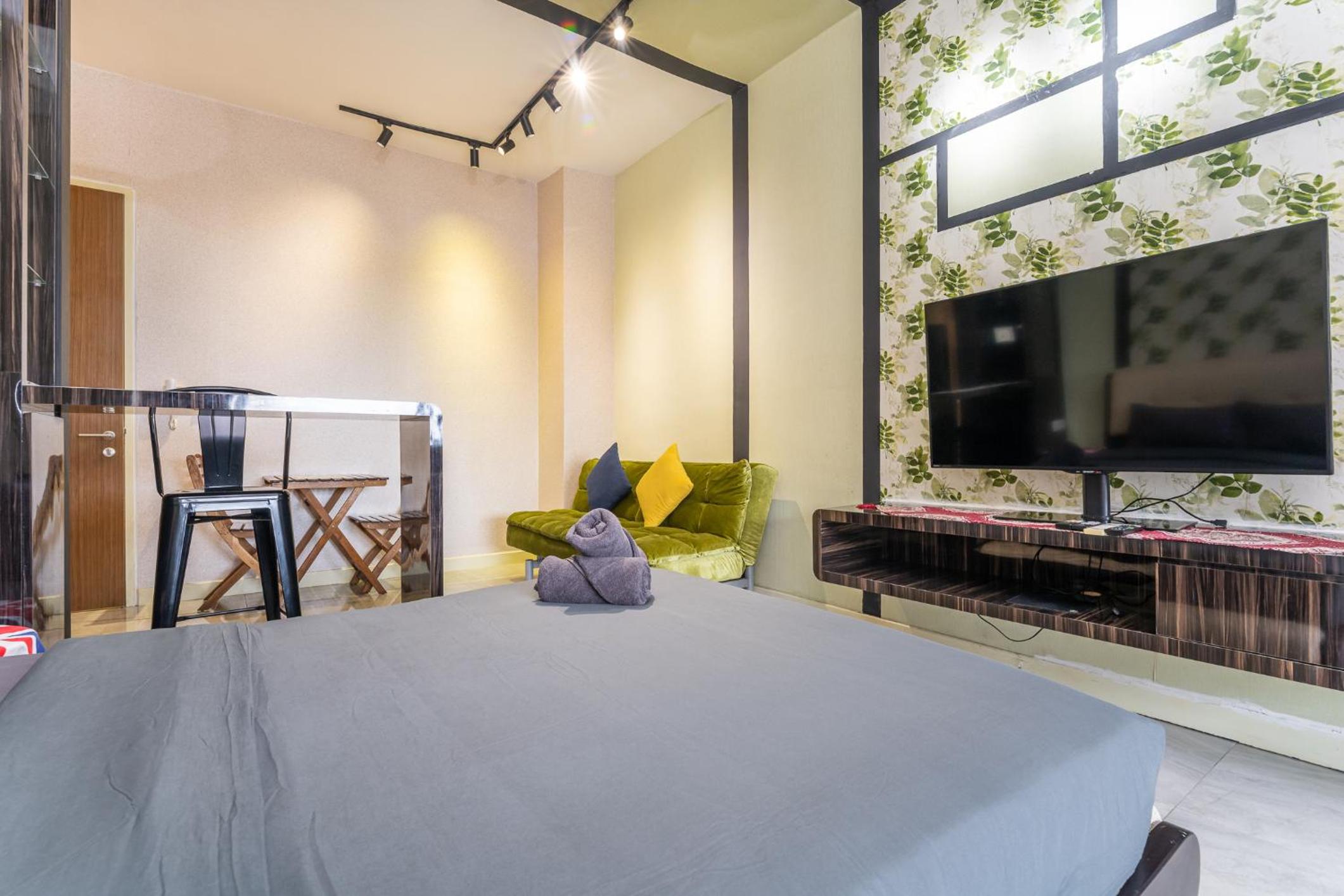 Imperio A2213 with Bathtub 3pax free Wifi Parking