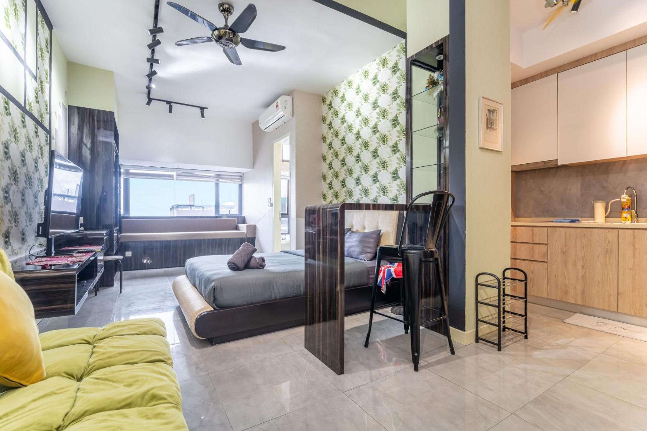 Imperio A2213 with Bathtub 3pax free Wifi Parking