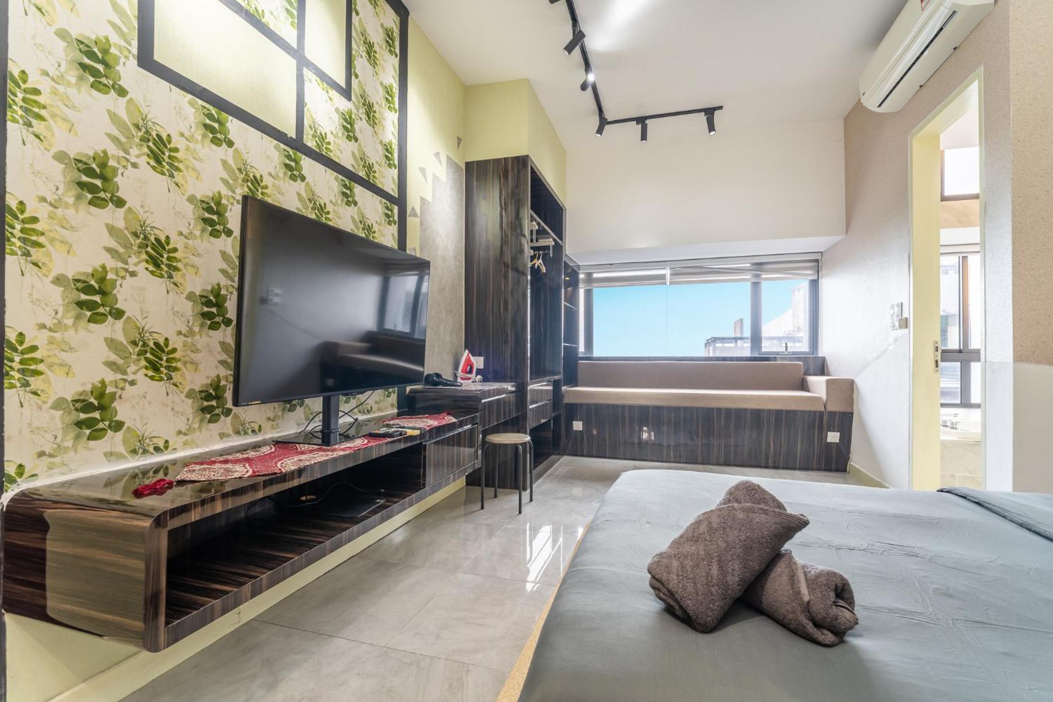 Imperio A2213 with Bathtub 3pax free Wifi Parking