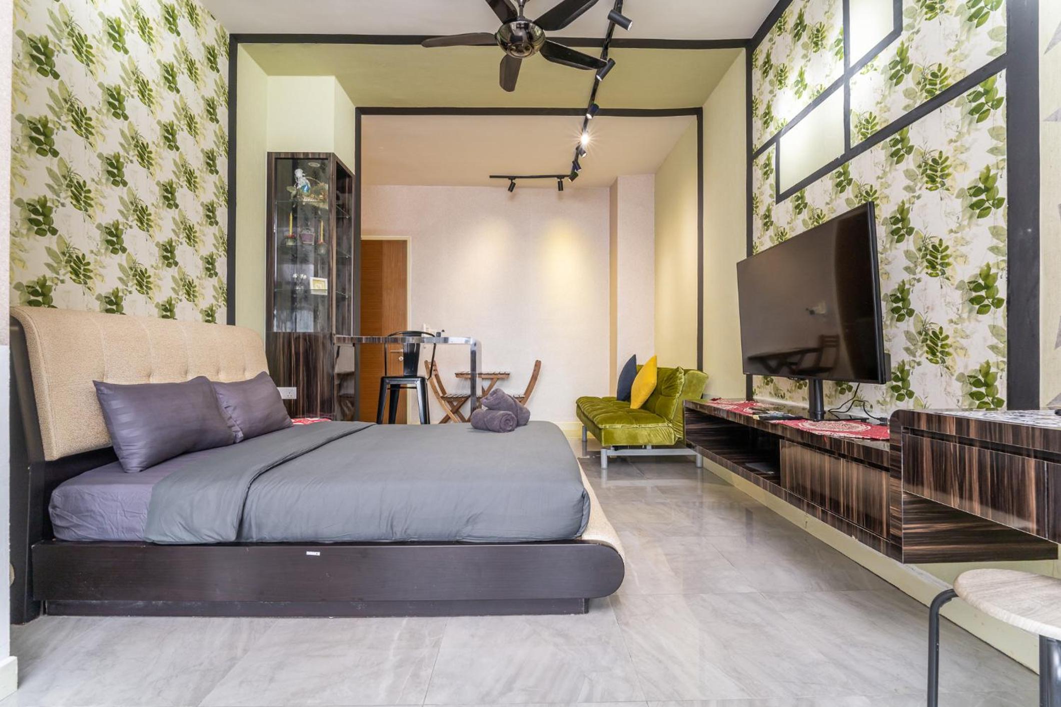 Imperio A2213 with Bathtub 3pax free Wifi Parking