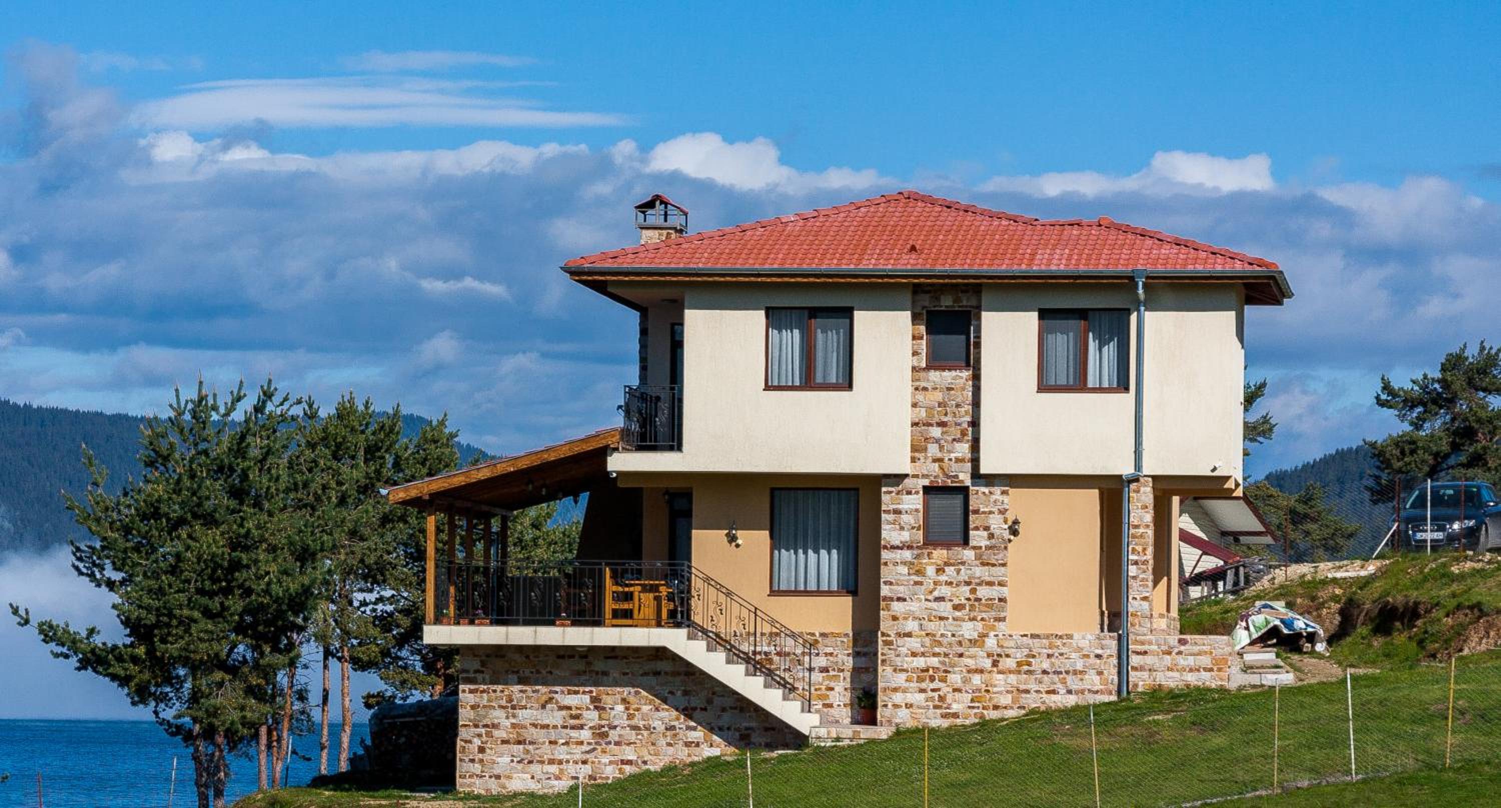 Divna Forest & Lake House