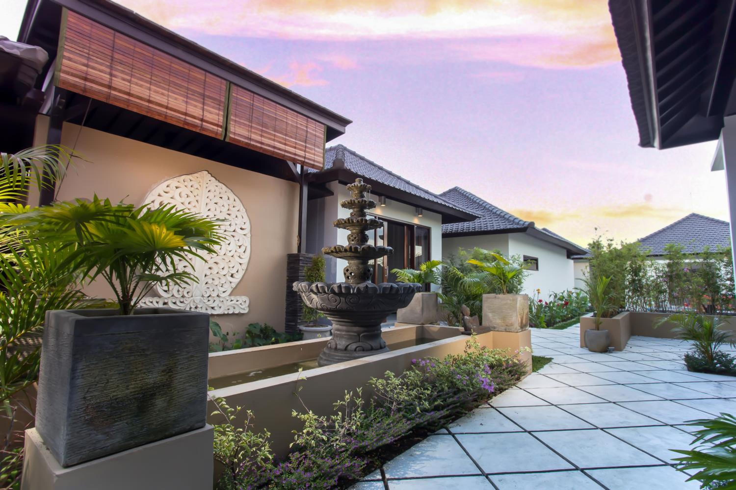 Solo Villas & Retreat