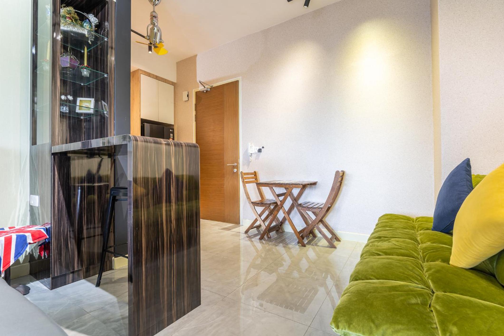 Imperio A2213 with Bathtub 3pax free Wifi Parking