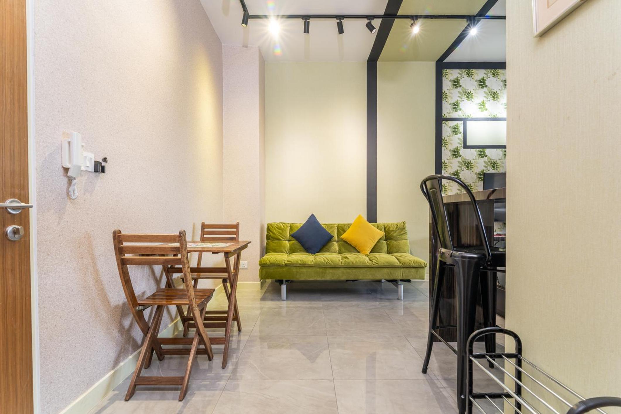 Imperio A2213 with Bathtub 3pax free Wifi Parking