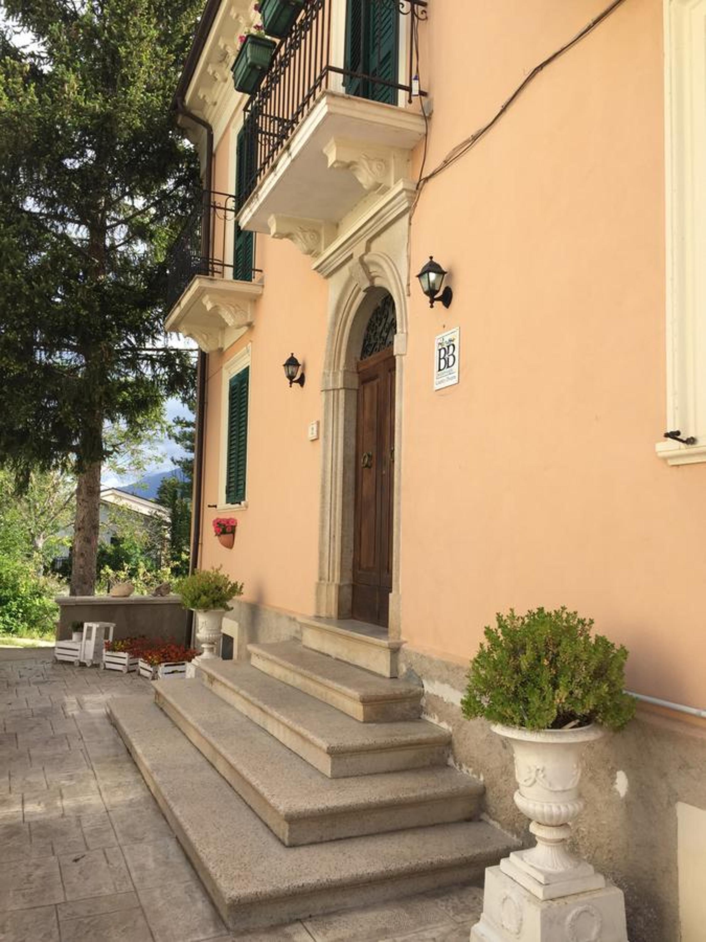 Photo 12
