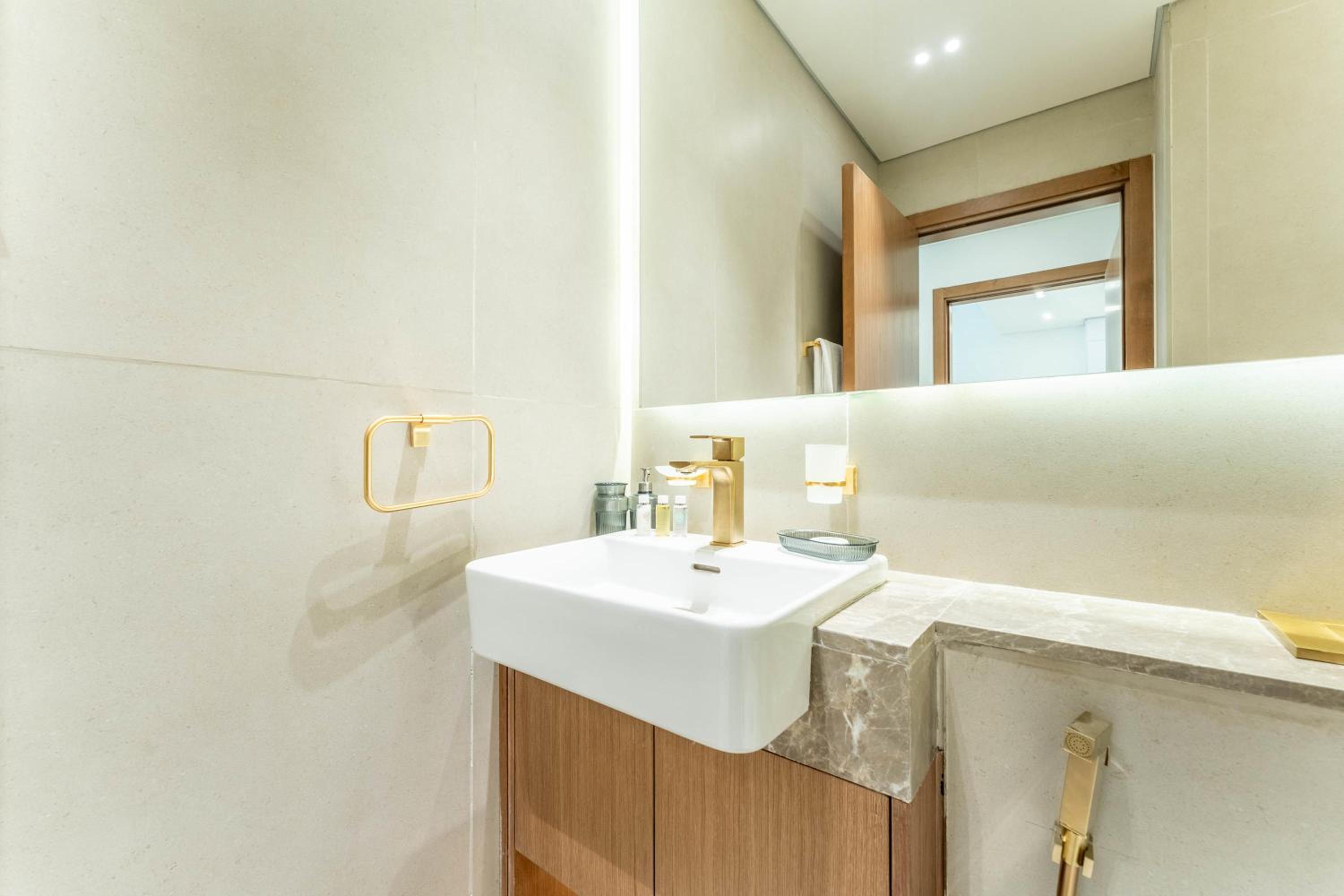 FAM Living Minimalist 1BR Gem in Binghatti Amber
