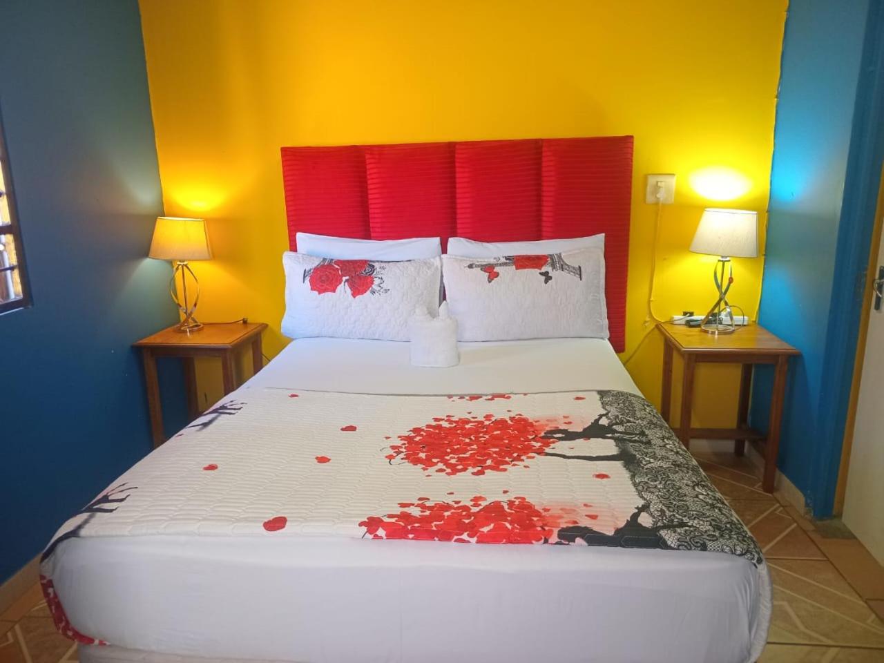 Neo & Ruks Guest Houses parow 4