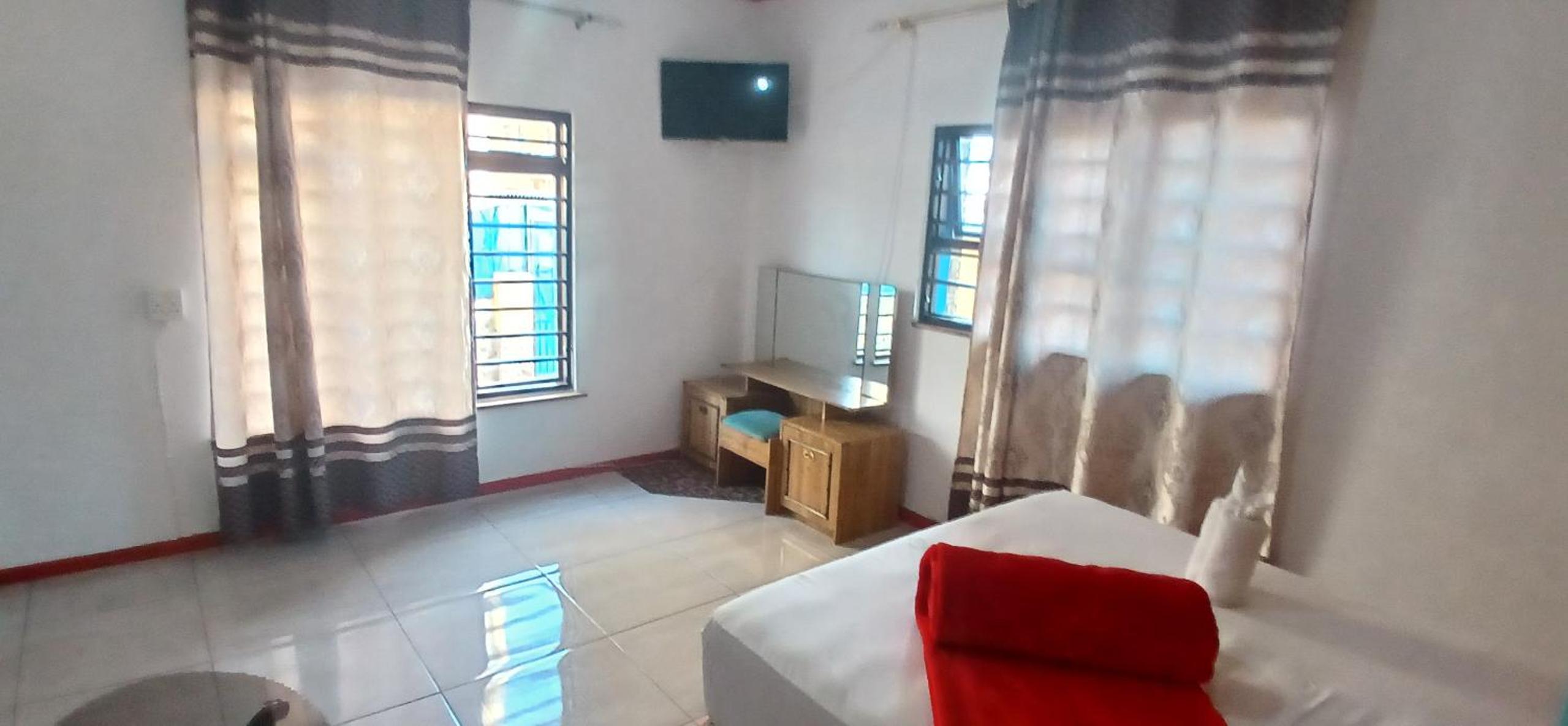 Neo & Ruks Guest Houses parow 4