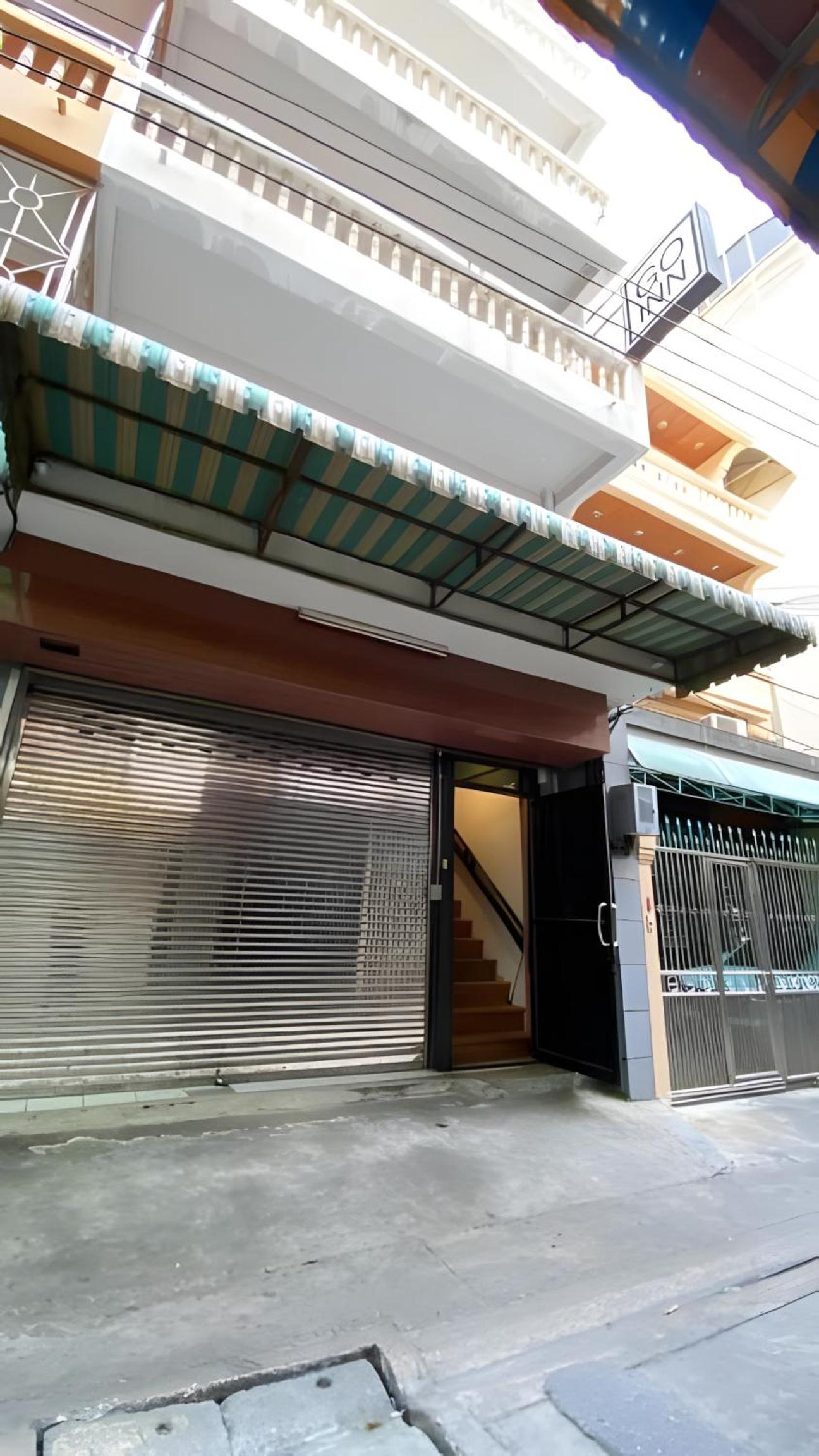 GO INN The Grand Palace - โกอินน์ MRT สามยอด