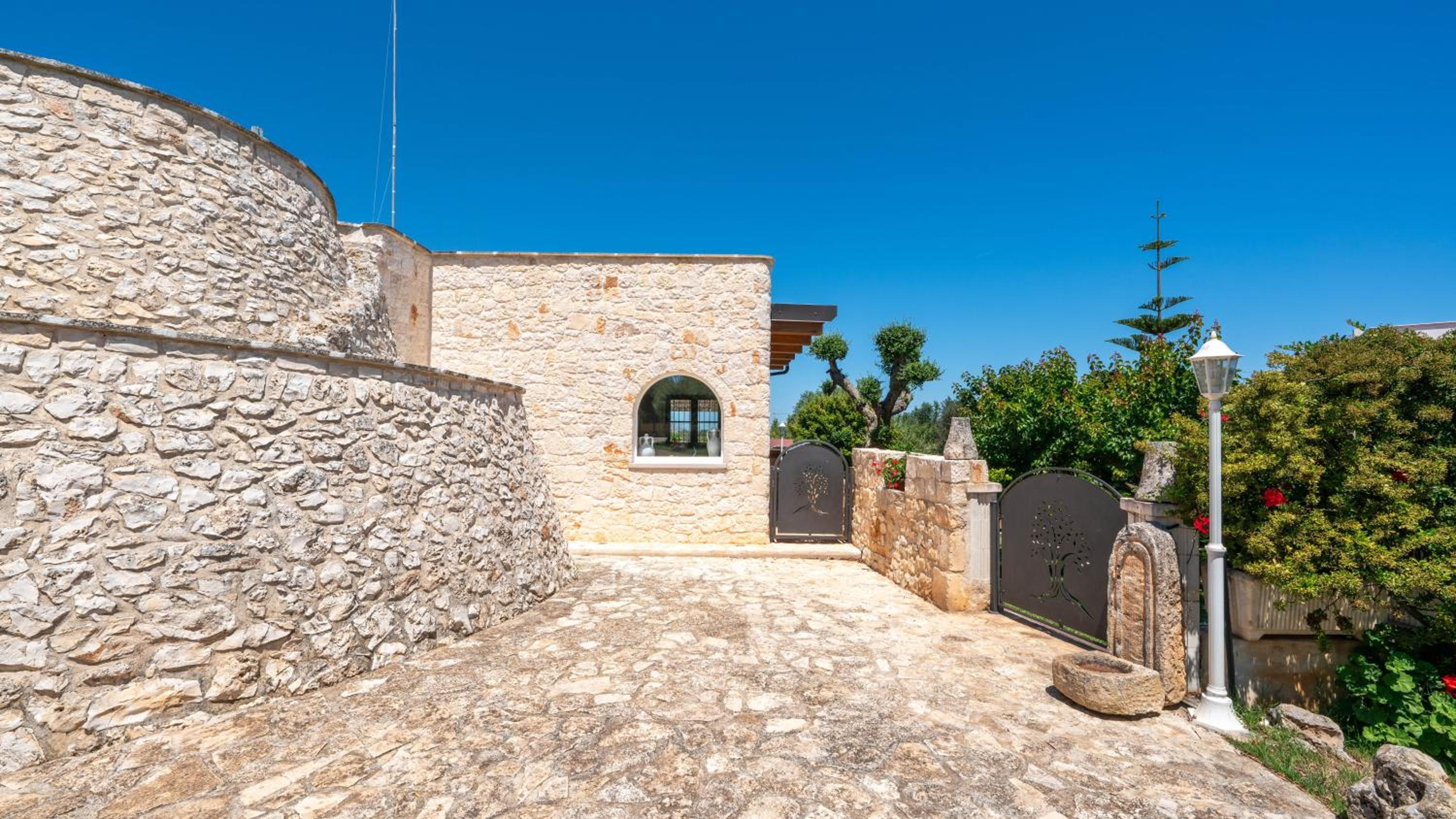 Trullo Giuseppe by Rentbeat